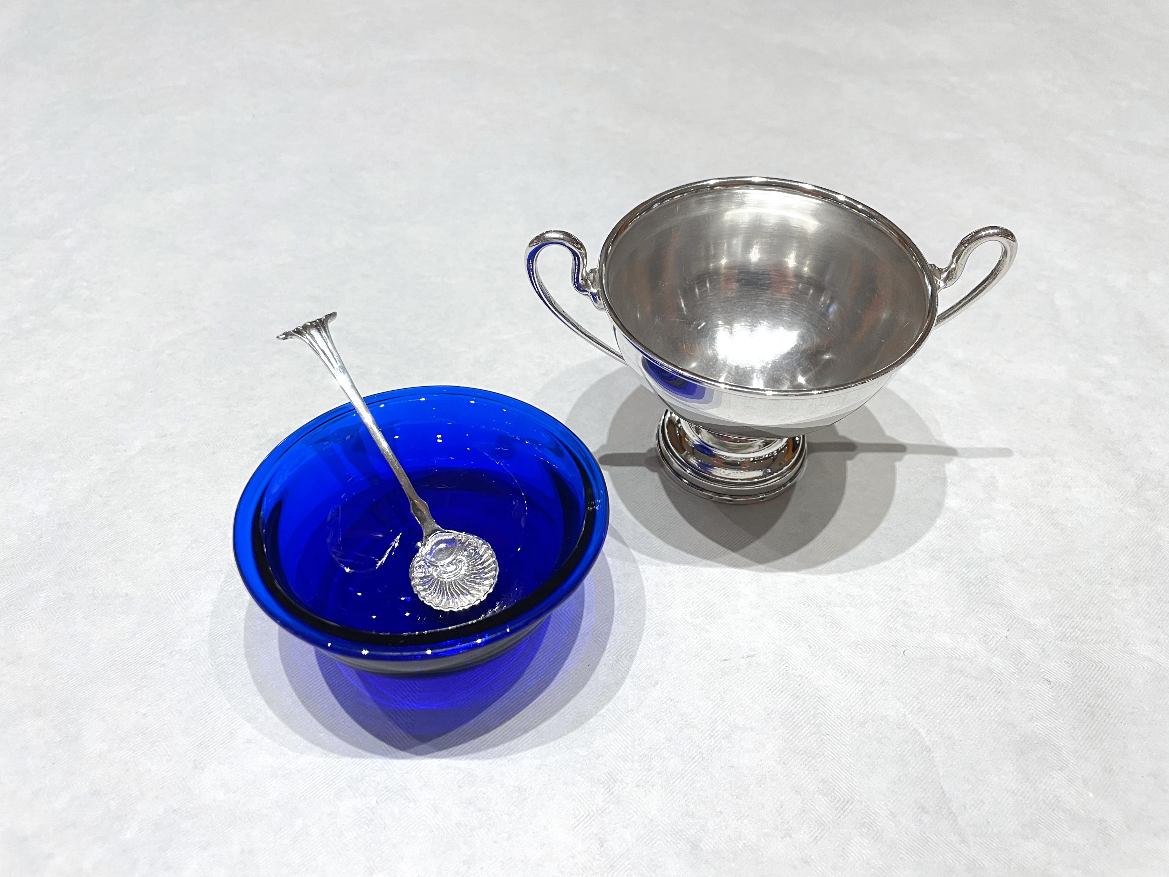 925 sterling silver and blue crystal table salt shaker with spoon For Sale 11