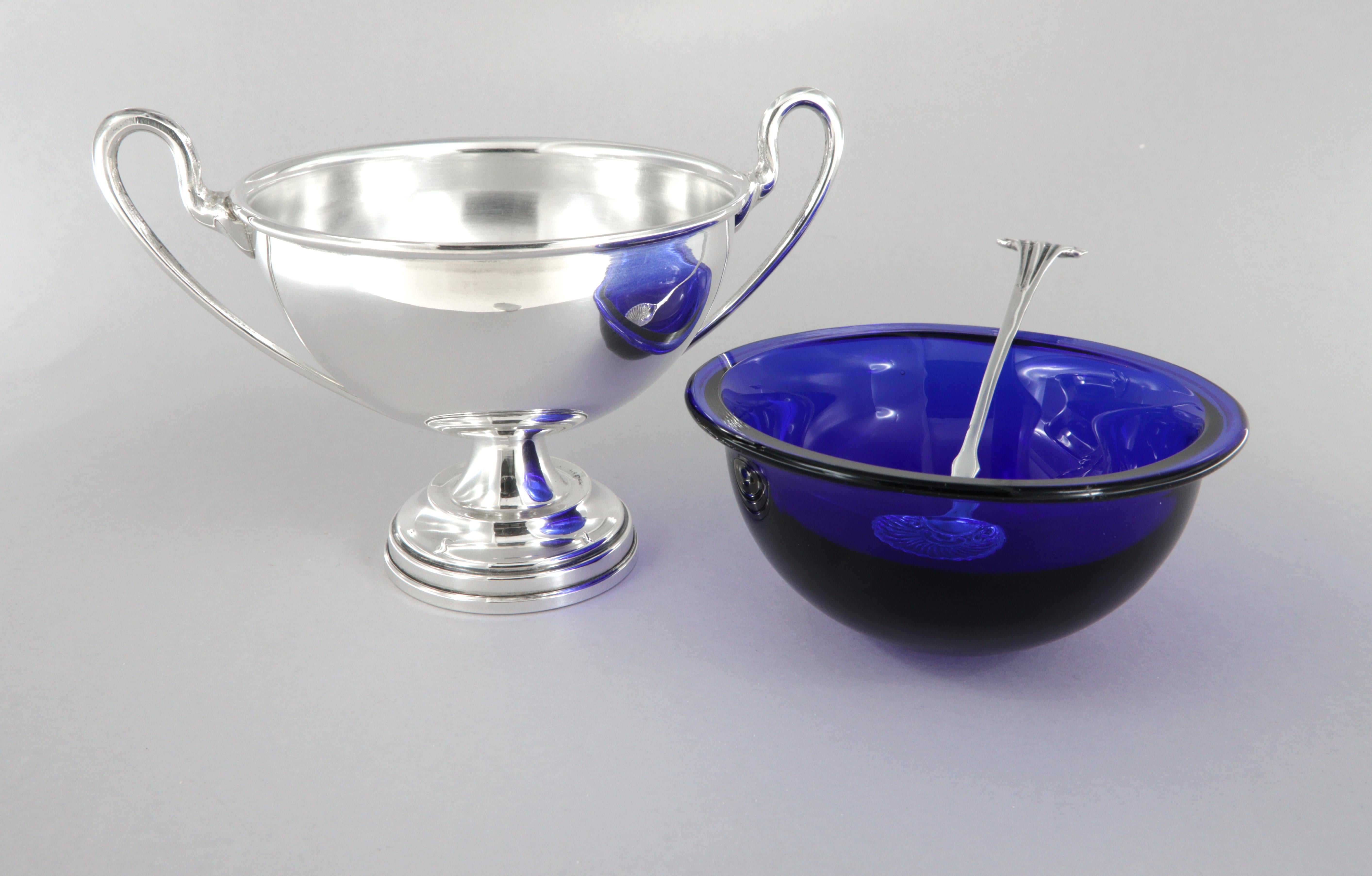 Neoclassical 925 sterling silver and blue crystal table salt shaker with spoon For Sale