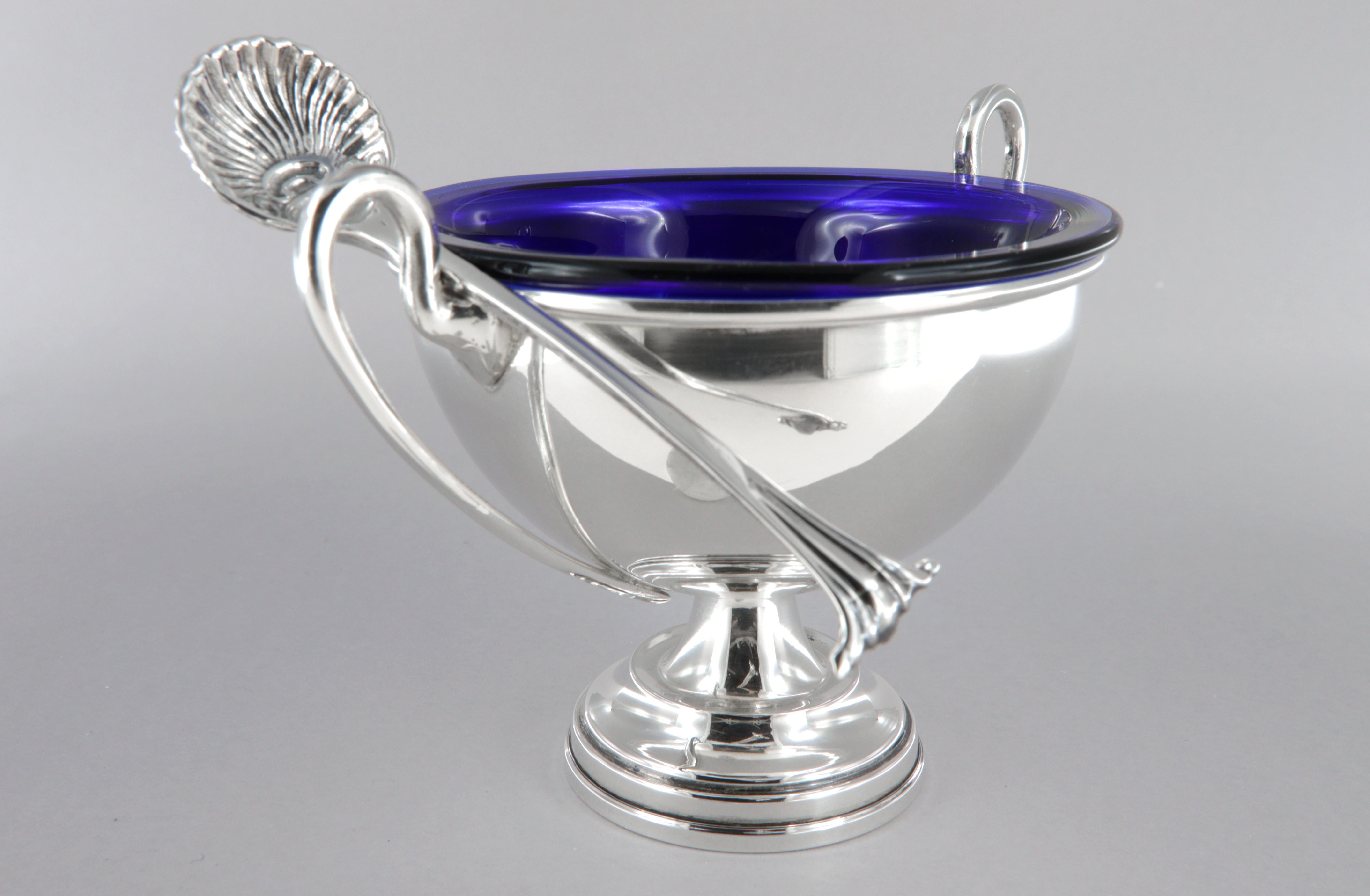 925 sterling silver and blue crystal table salt shaker with spoon In New Condition For Sale In Perugia, IT