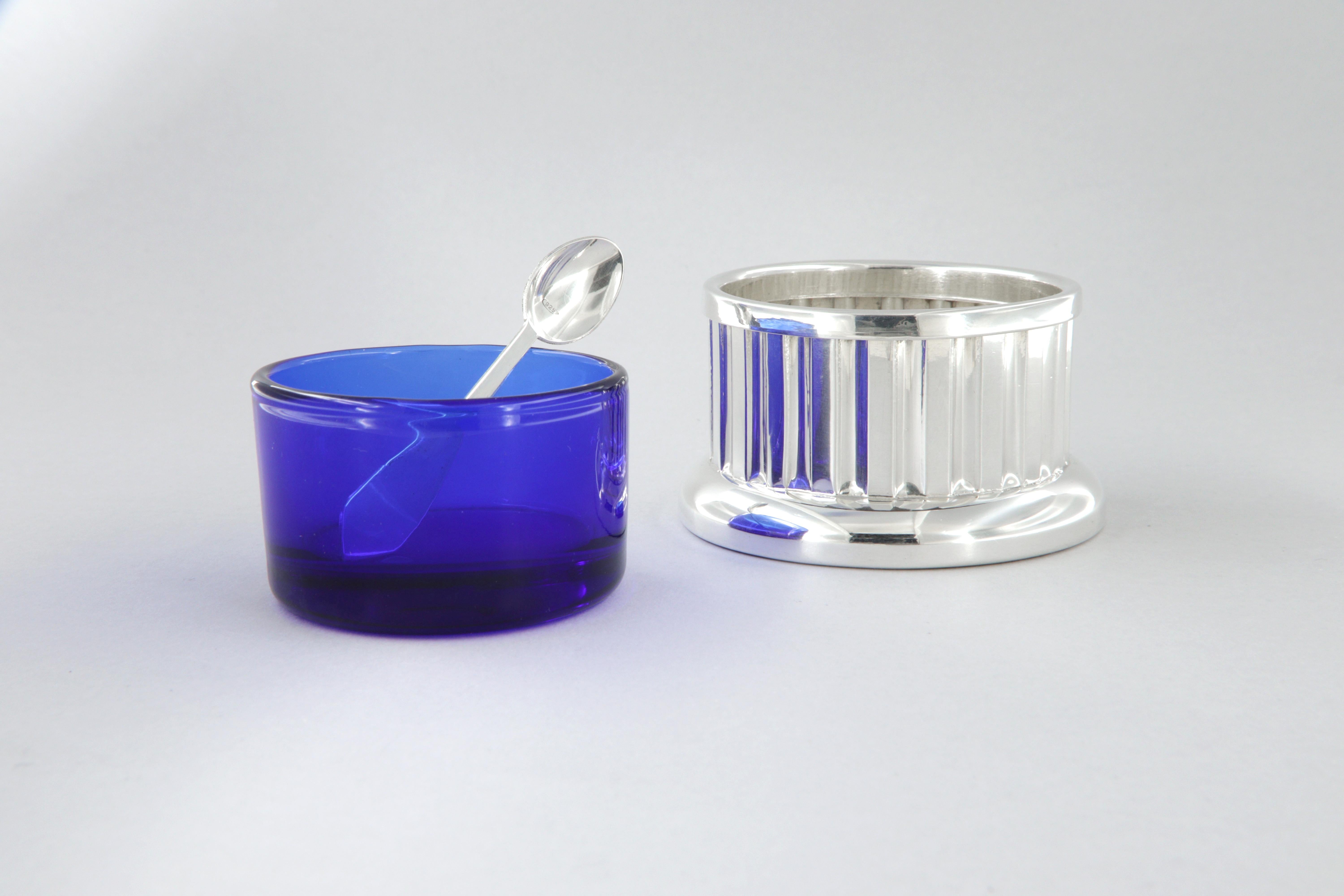 925 sterling silver and blue crystal table salt shaker with spoon For Sale 1