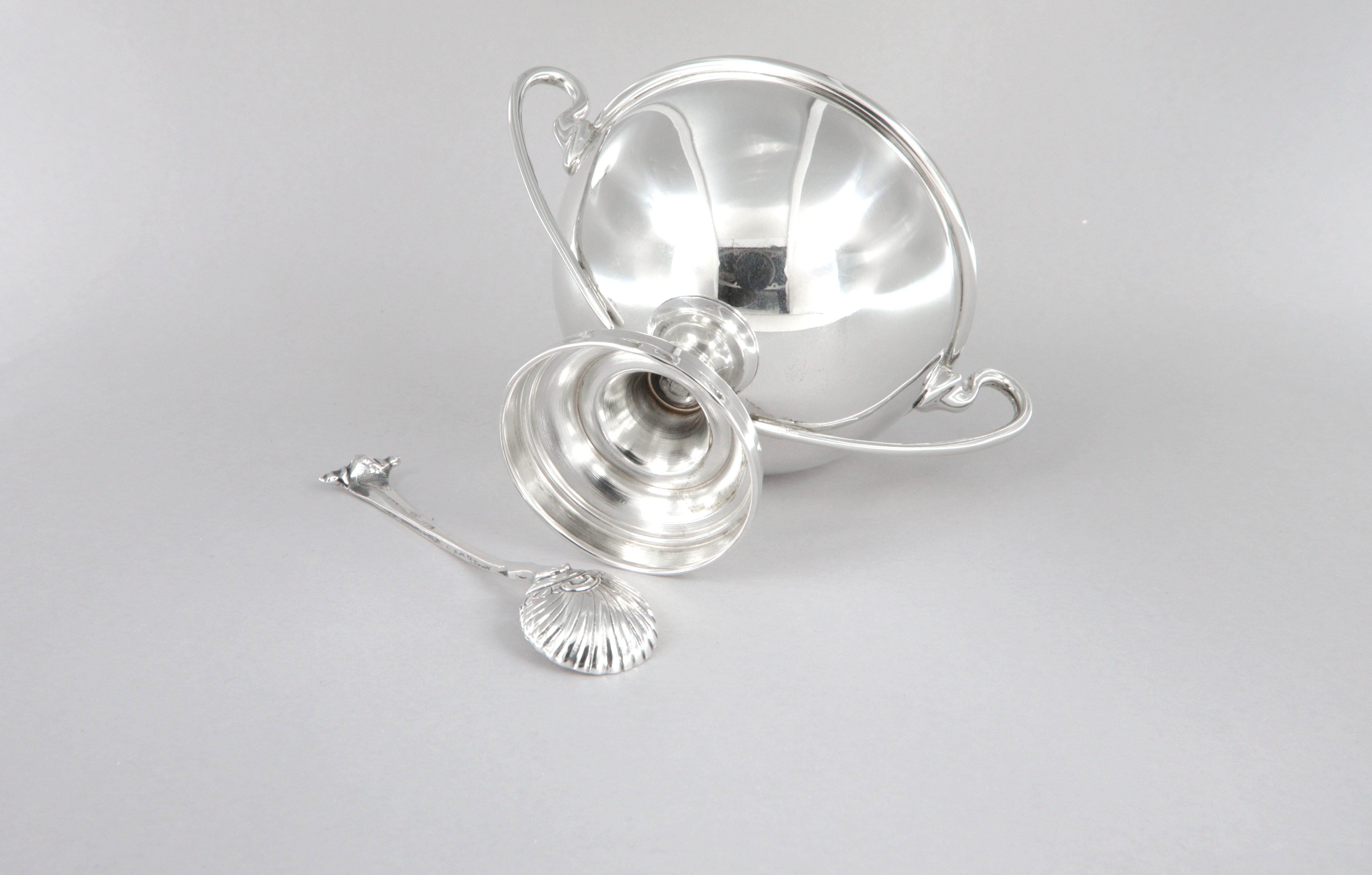 925 sterling silver and blue crystal table salt shaker with spoon For Sale 2
