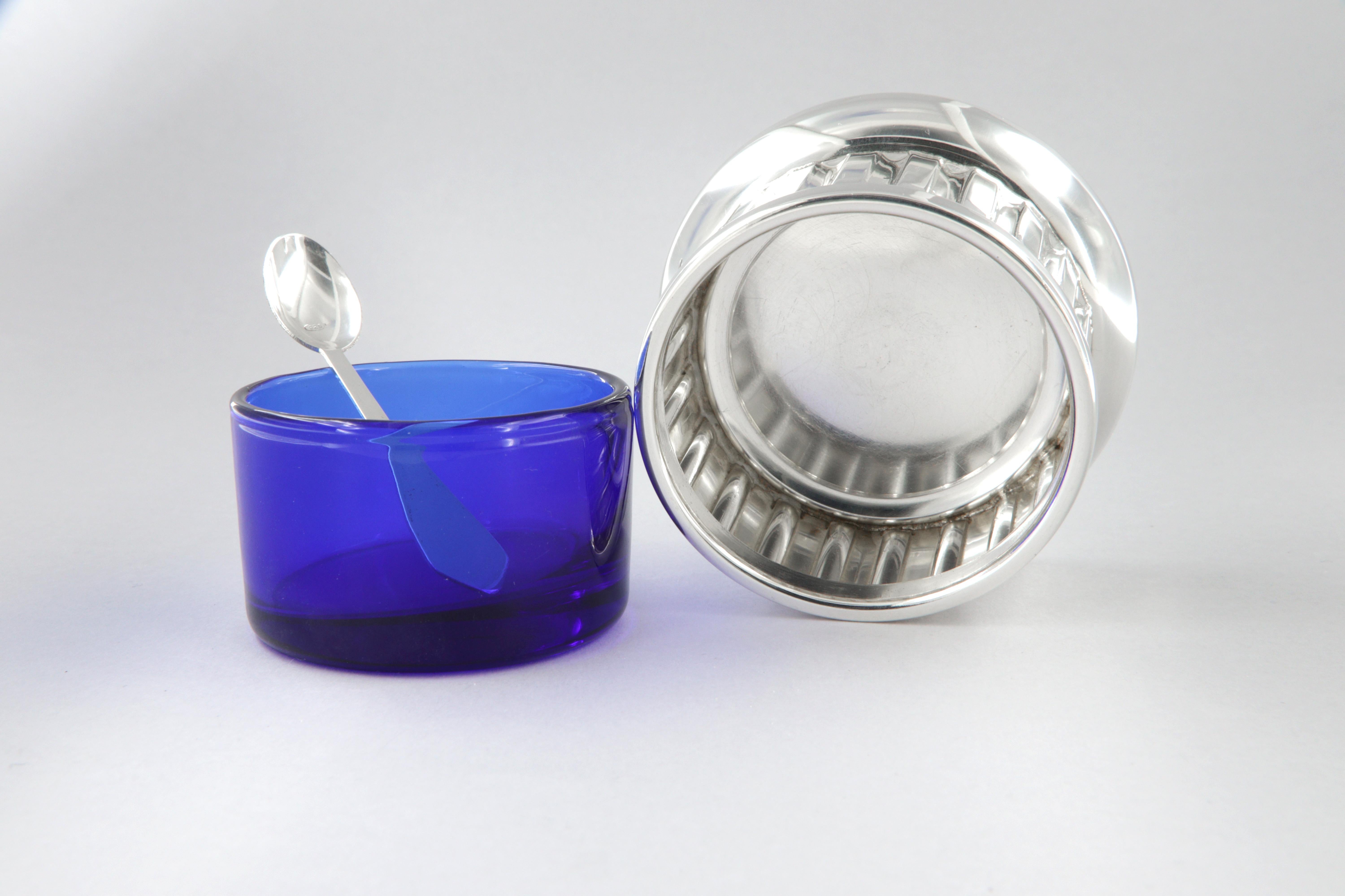 925 sterling silver and blue crystal table salt shaker with spoon For Sale 3