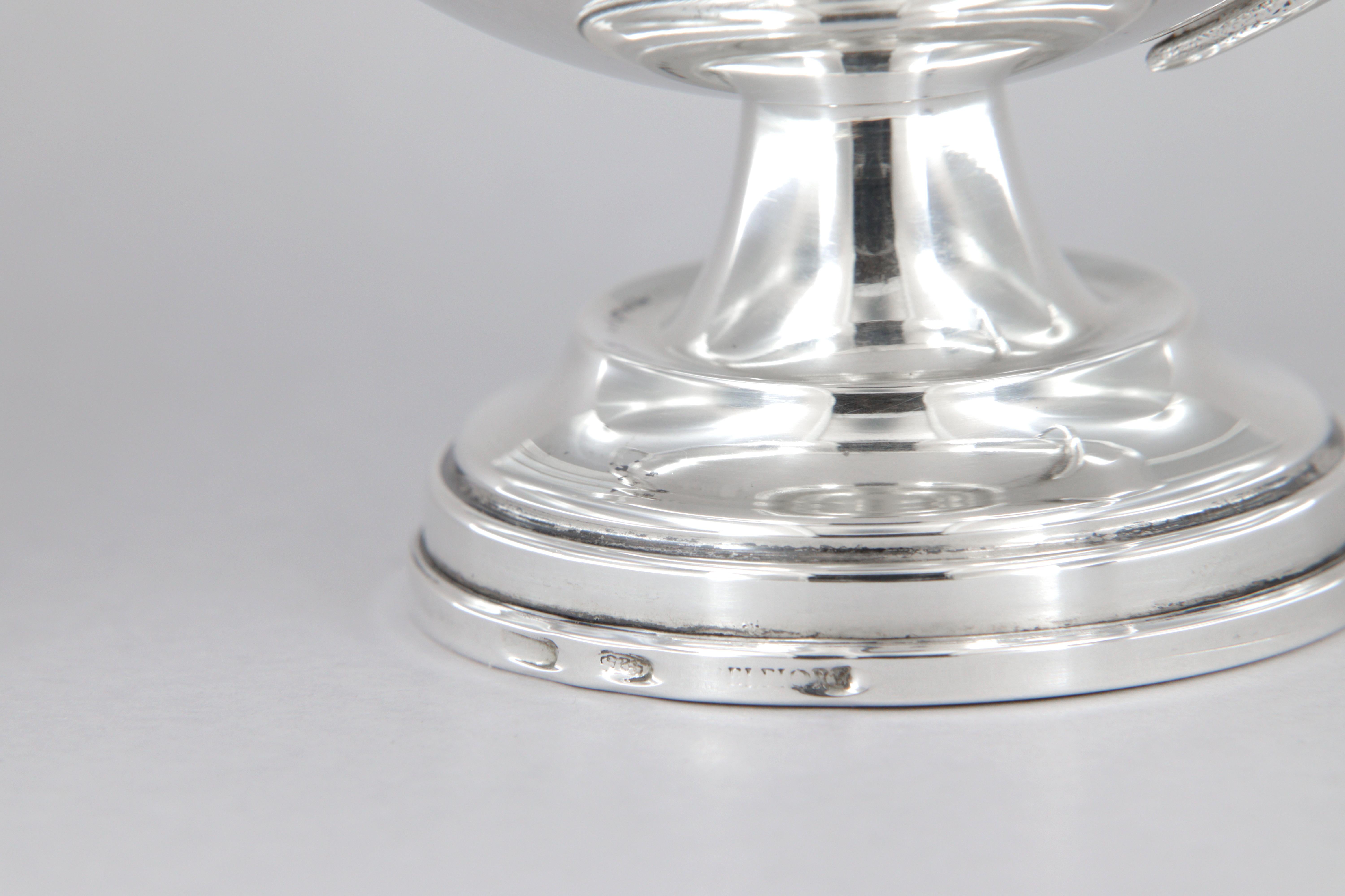 925 sterling silver and blue crystal table salt shaker with spoon For Sale 4