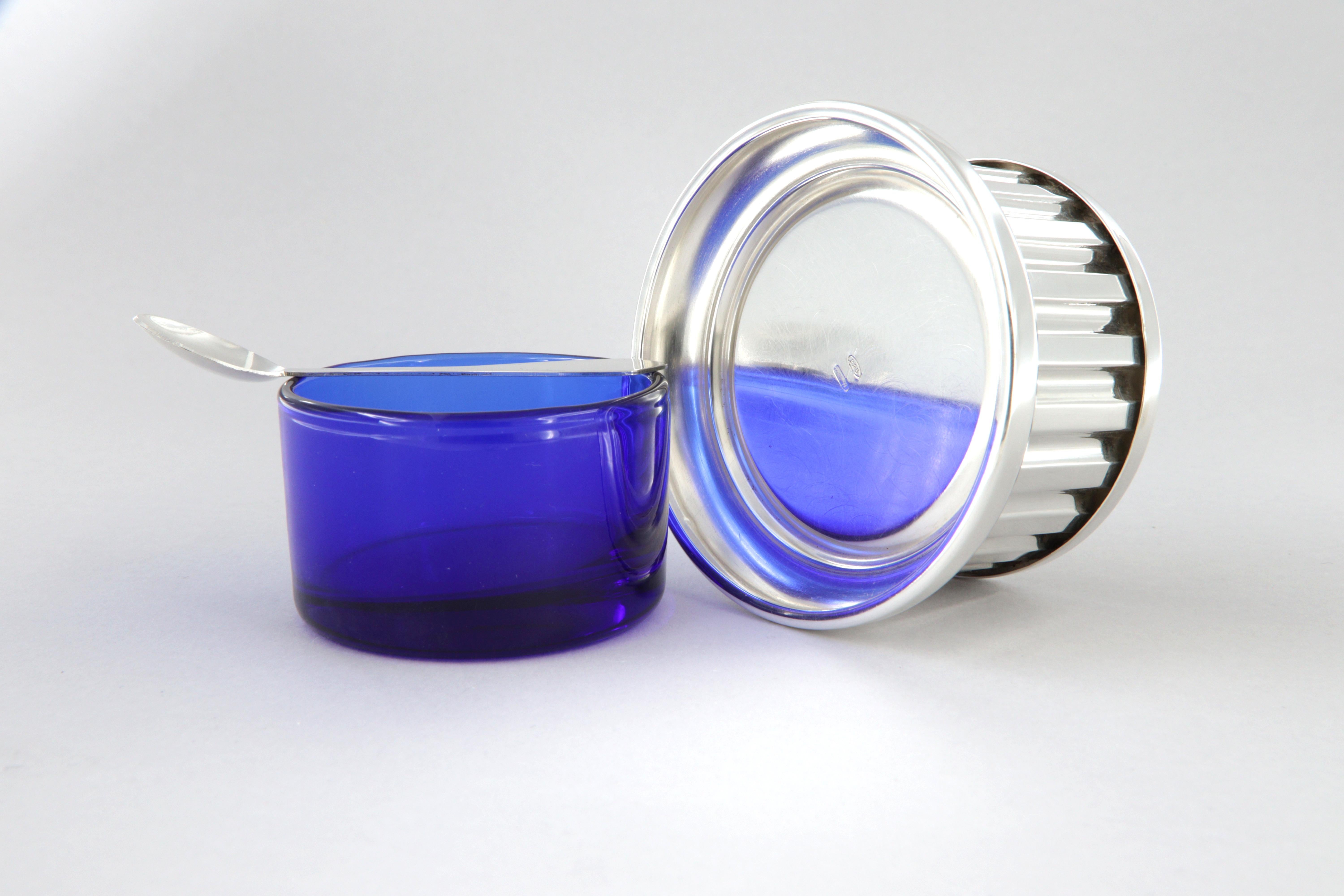 925 sterling silver and blue crystal table salt shaker with spoon For Sale 4