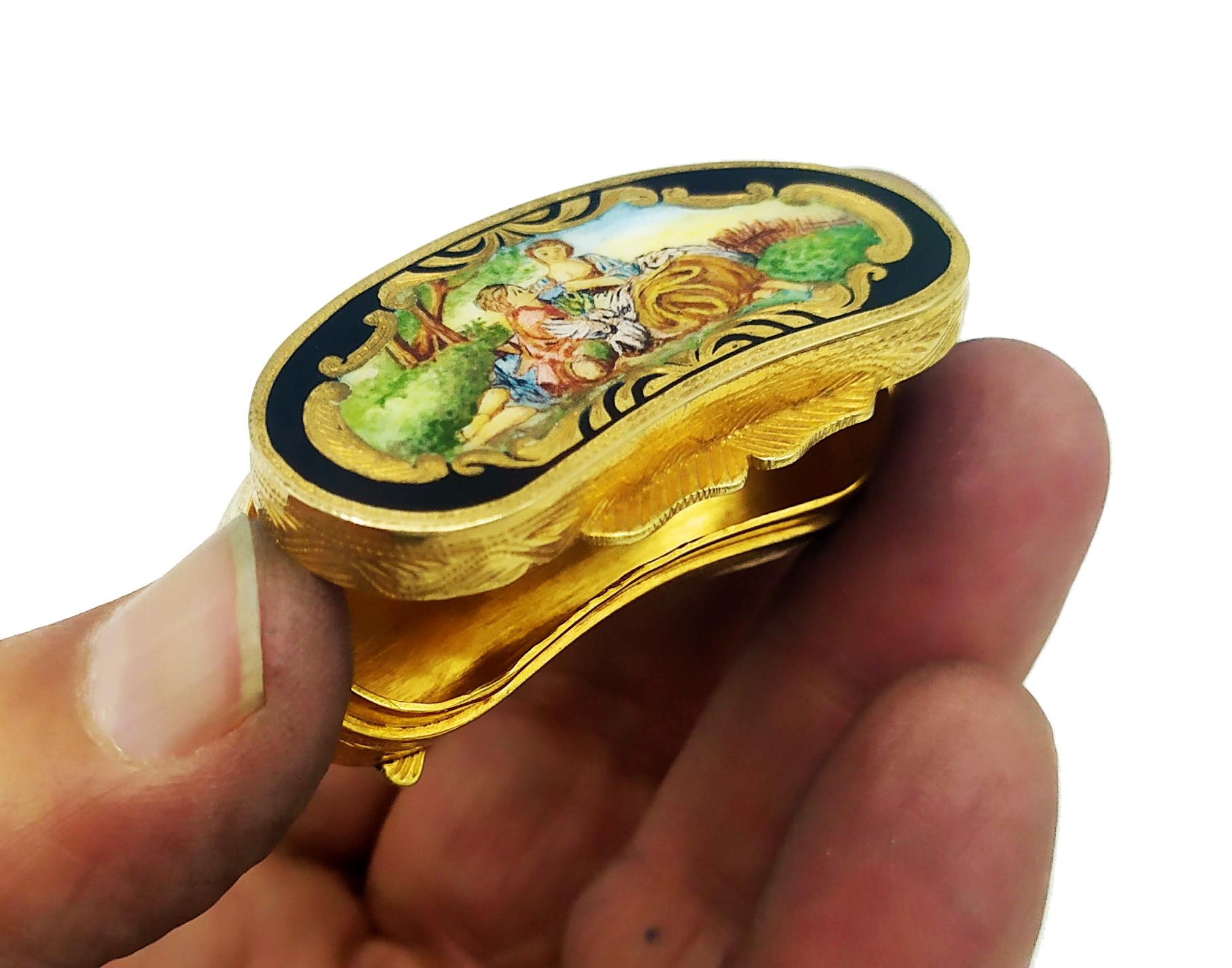 Pilulier Salimbeni en forme de Miniature peinte à la main en style Louis XVI Excellent état - En vente à Firenze, FI