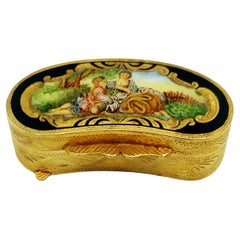 Salimbeni Pillbox Shaped with Hand-Painted Miniature in Louis XVI Style