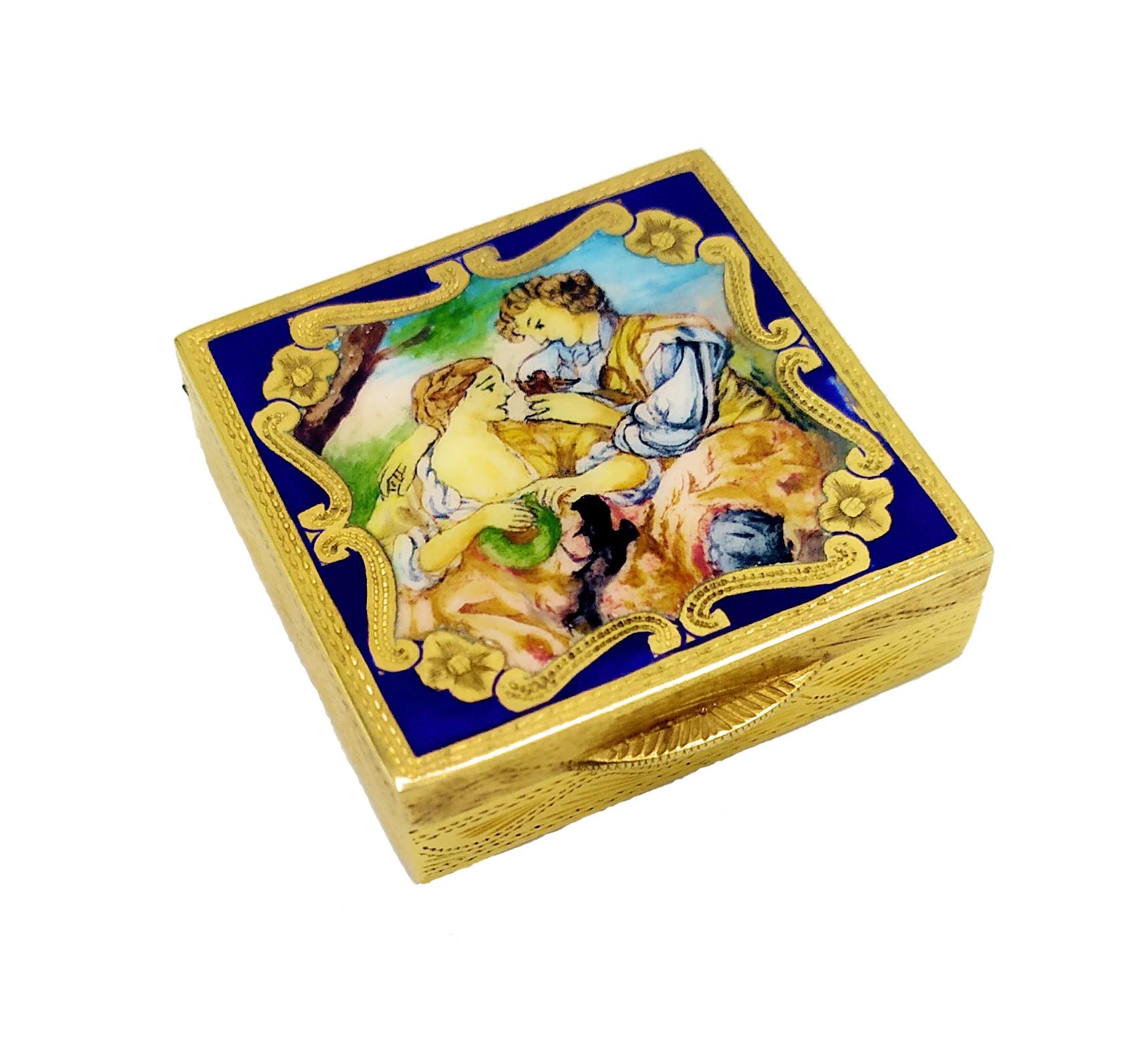 Love is the romantic theme of the hand-painted miniature enameled with 20 firings in the Louis XVI style of the second half of the nineteenth century.
The scene is surrounded by a frame with fine engravings which are then shown on all the sides of