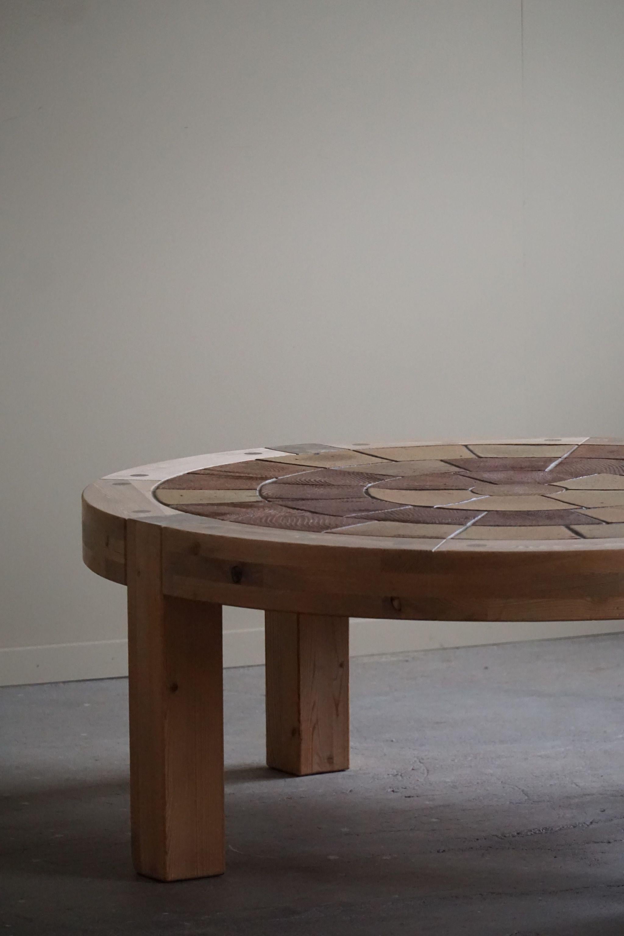 Sallingboe, Large Round Coffee Table in Pine & Ceramic, Danish Design, 1970s For Sale 7