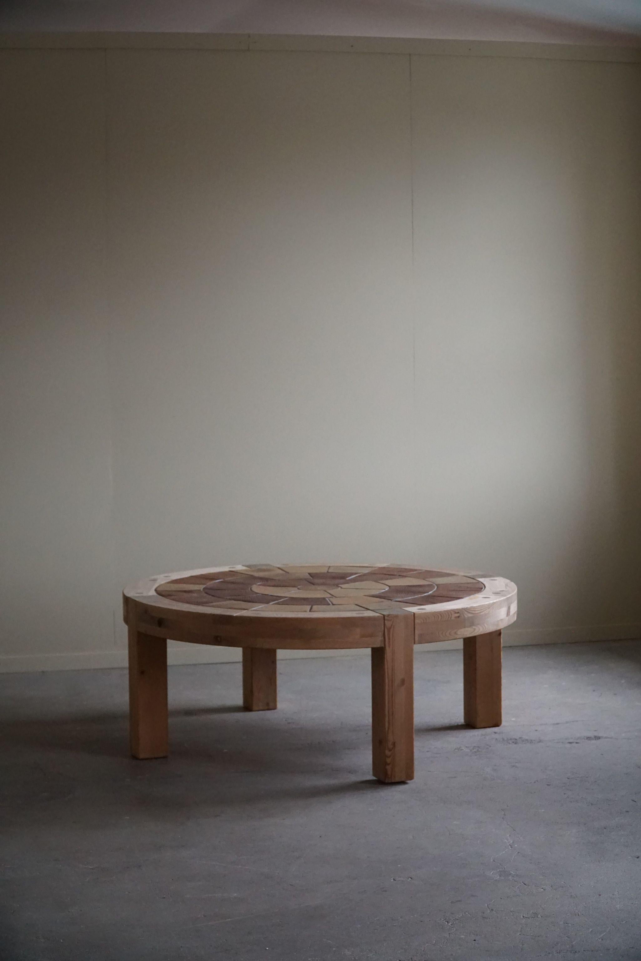 Sallingboe, Large Round Coffee Table in Pine & Ceramic, Danish Design, 1970s For Sale 8