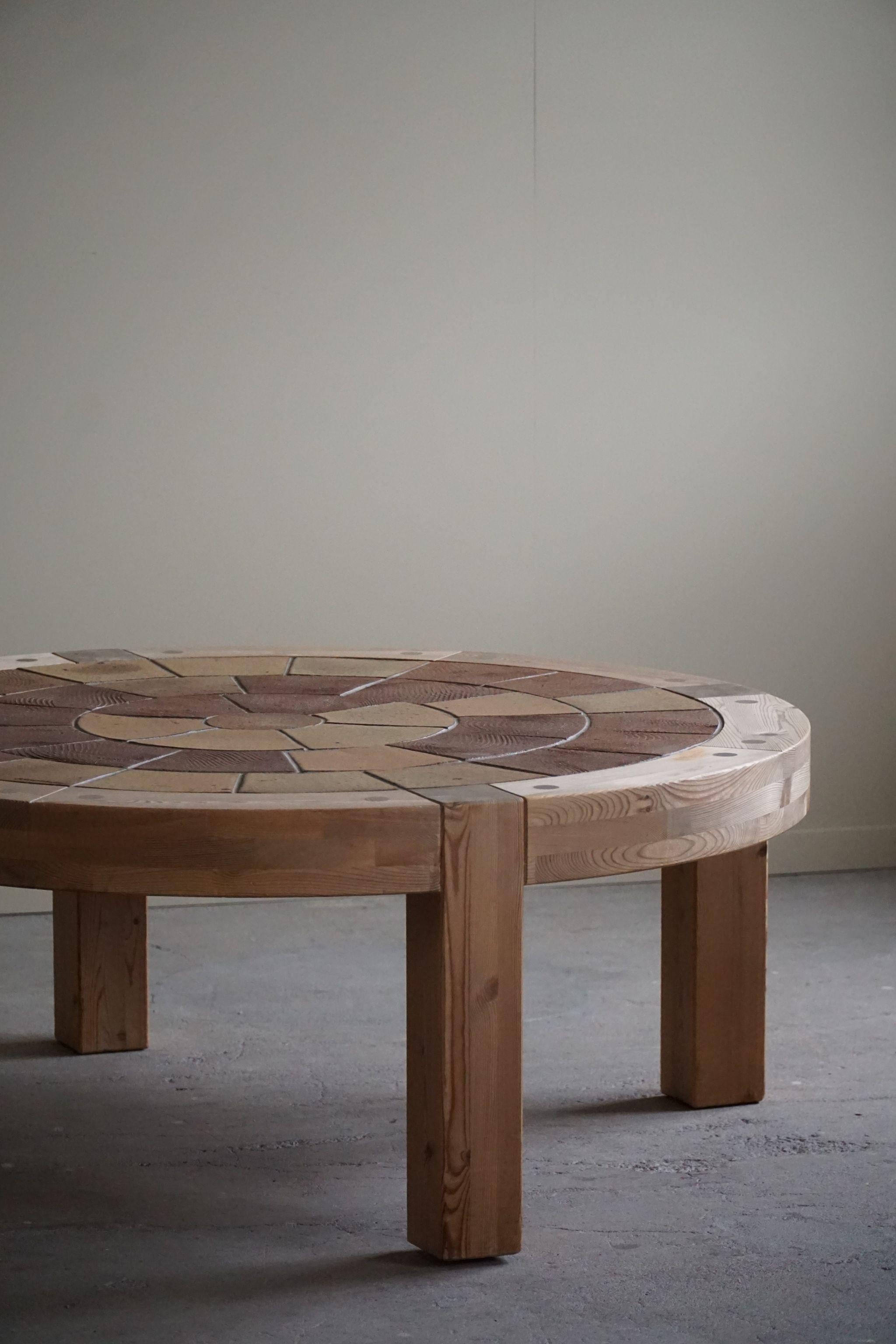 Mid-Century Modern Sallingboe, grande table basse ronde en pin et céramique, design danois, 1970 en vente