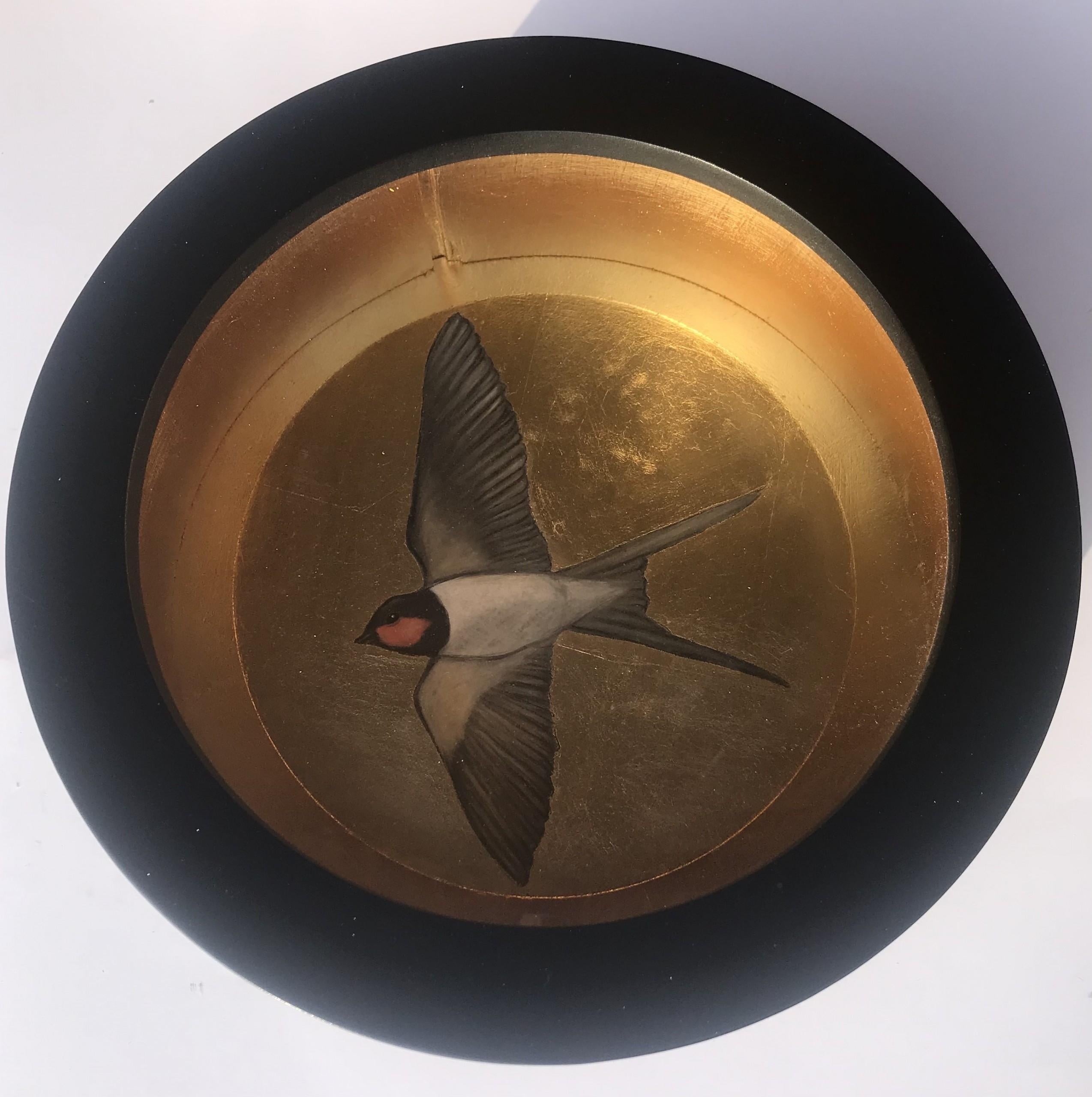 Swallow in Flight II, Tierkunst, Vogelgemälde, Swallow Artwork, Goldkunst