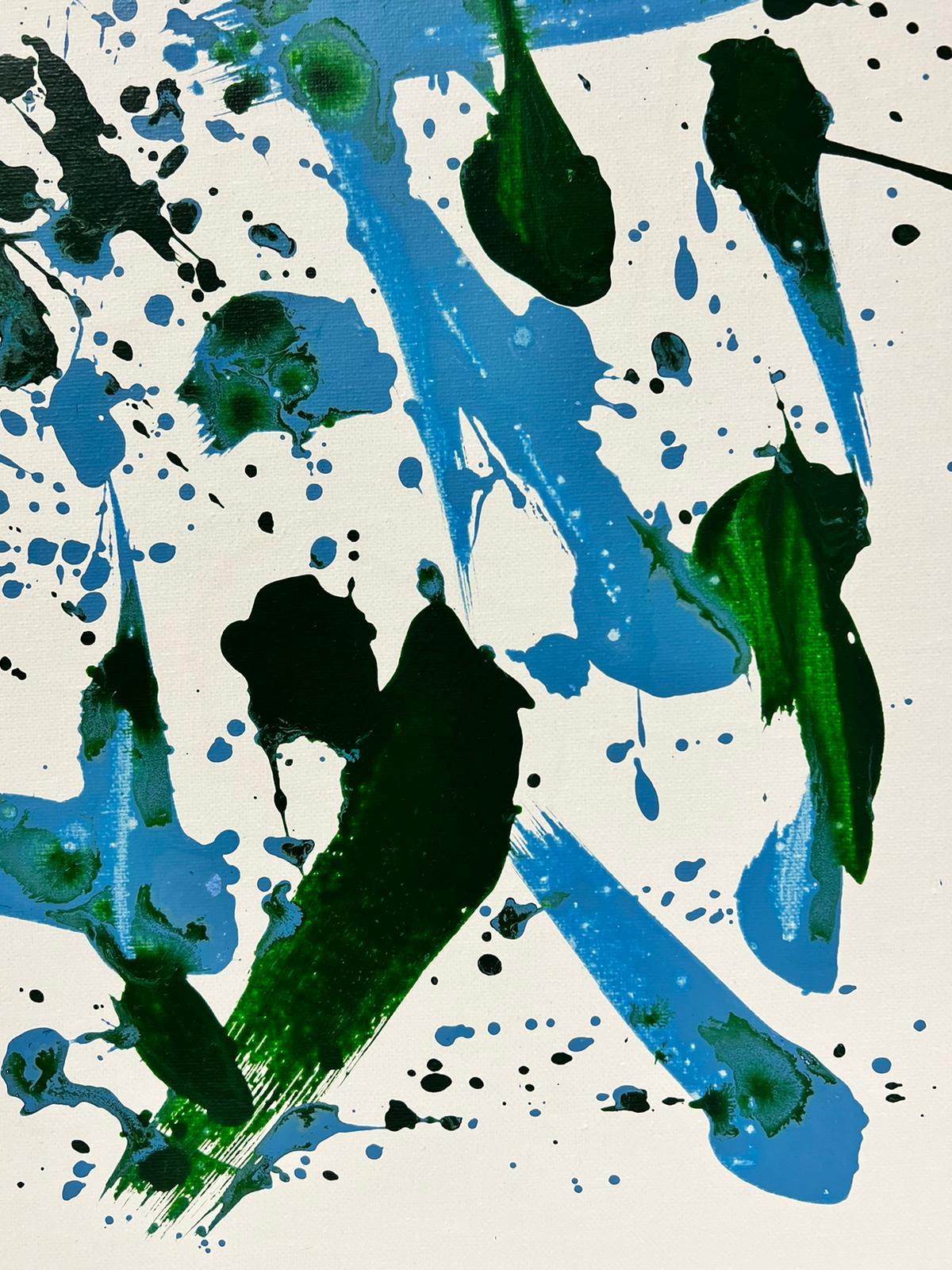 Pintura Abstracta Británica Contemporánea Salpicadura Verde y Azul sobre Blanco - Painting de Sally Bradshaw