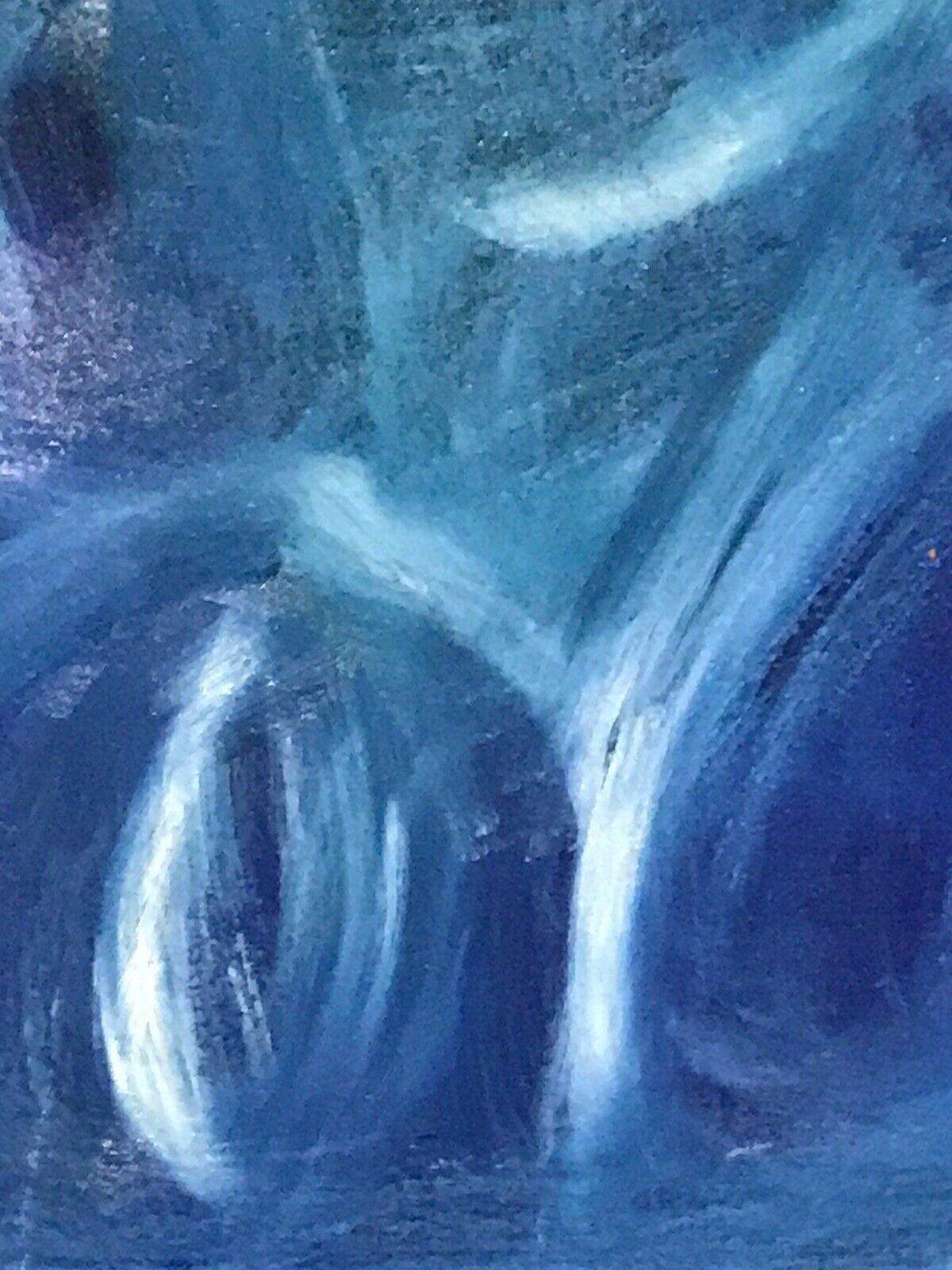 SALLY BRADSHAW (né en 1962), peinture abstraite marocaine contemporaine, blanc et bleue - Bleu Abstract Painting par Sally Bradshaw