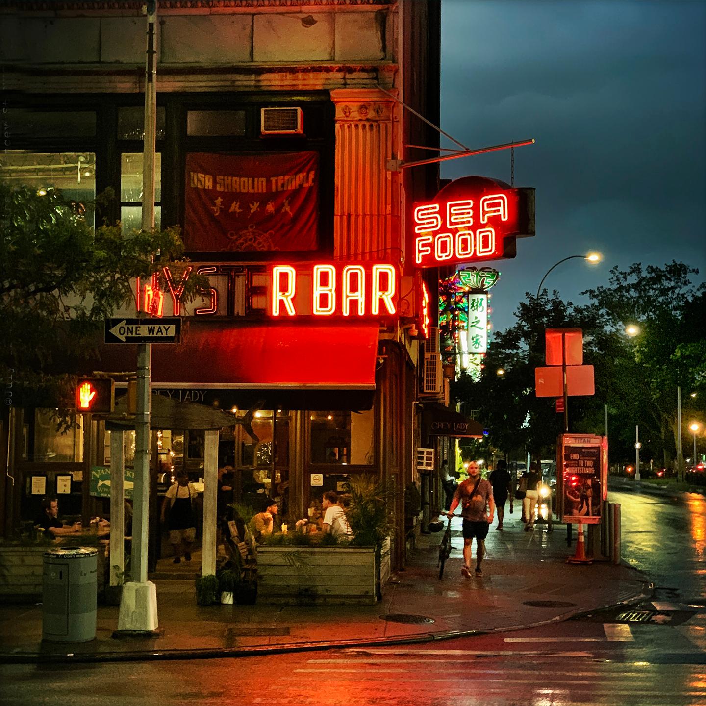 Delancey Street, F (New York City), Sally Davies