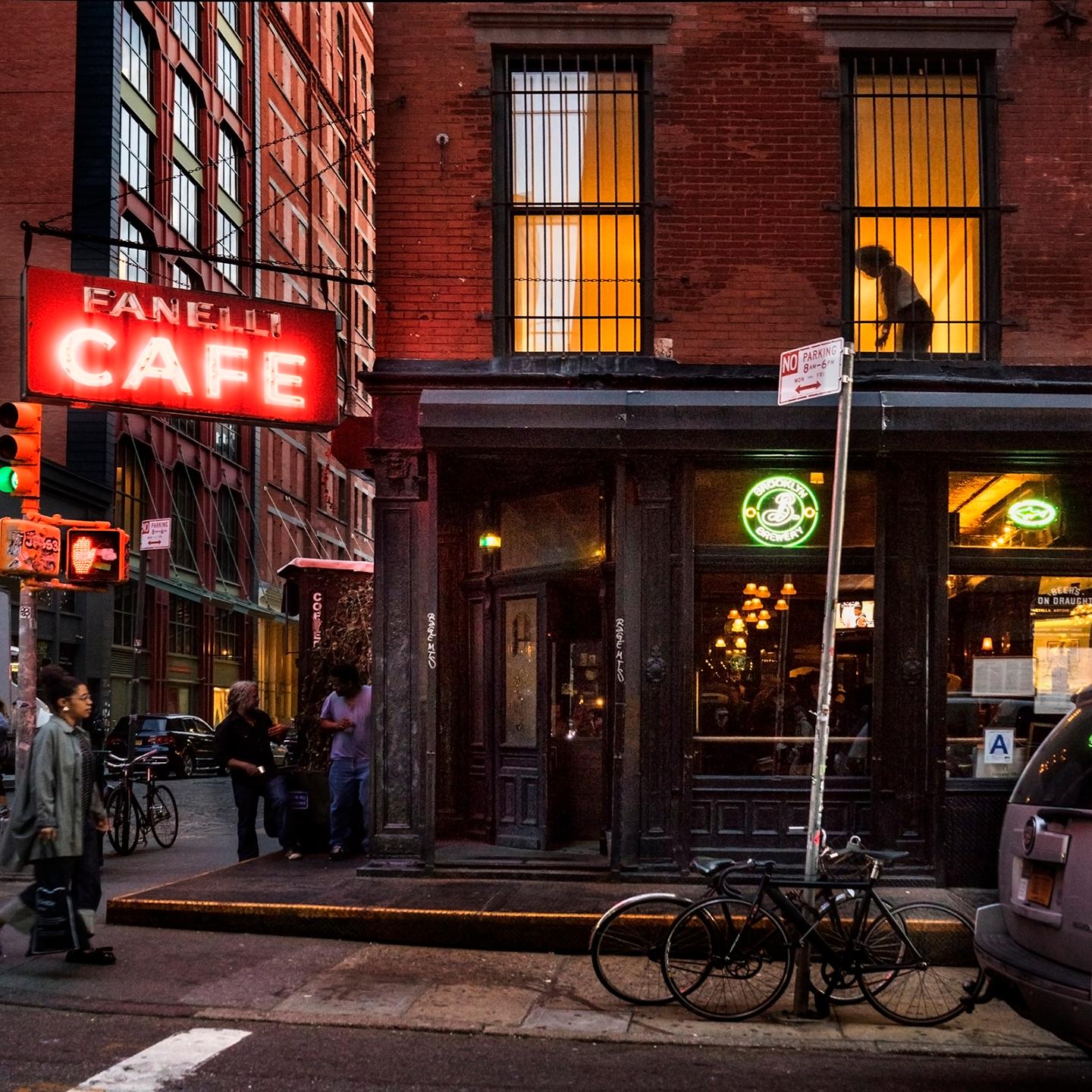 Fanelli’s SoHo (New York City), Sally Davies