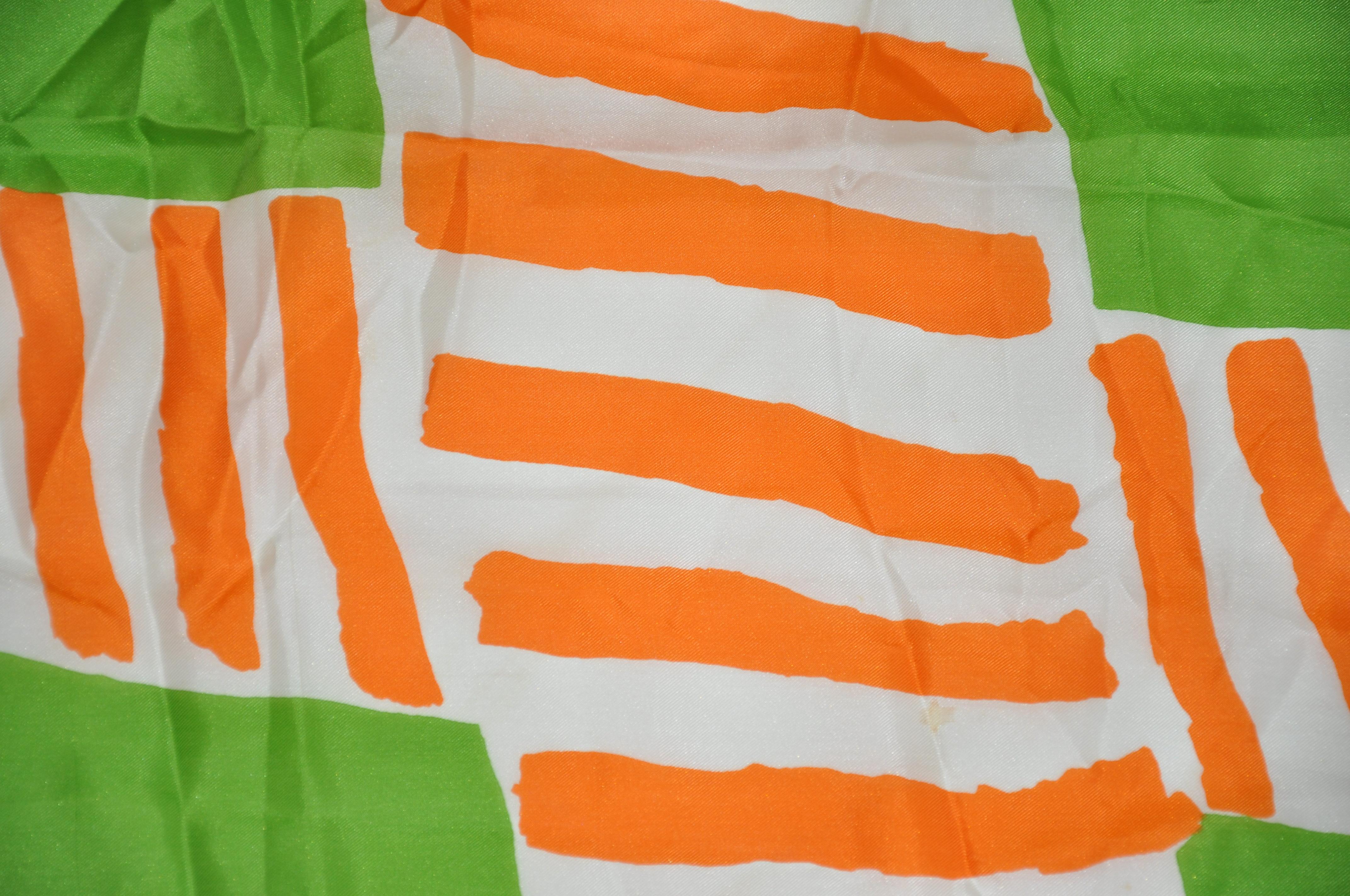        L'écharpe Sally Gee Whimsical Neon green & tangerine 
