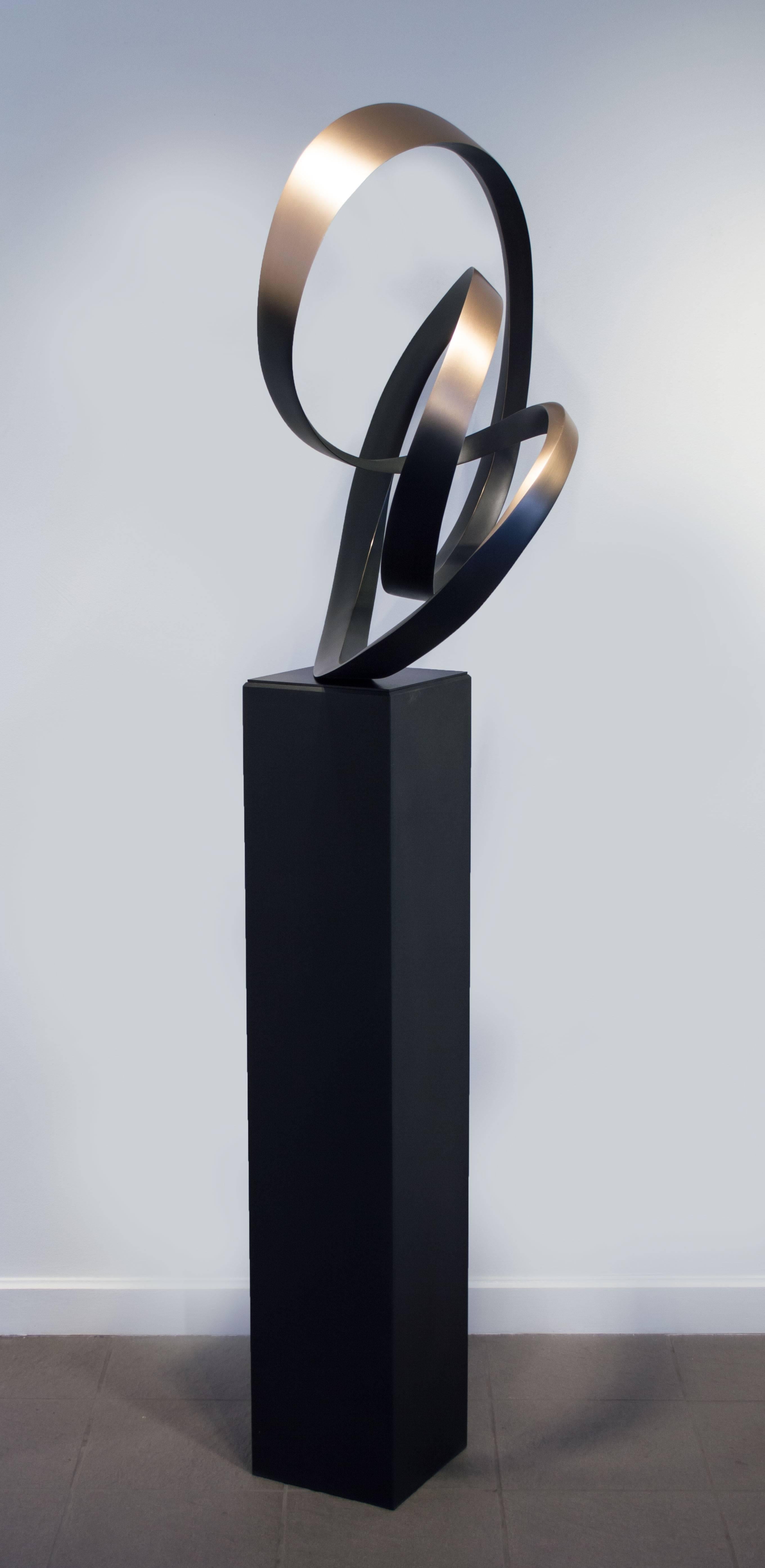 Rendezvous sculpture only - Sculpture by Sally Hepler