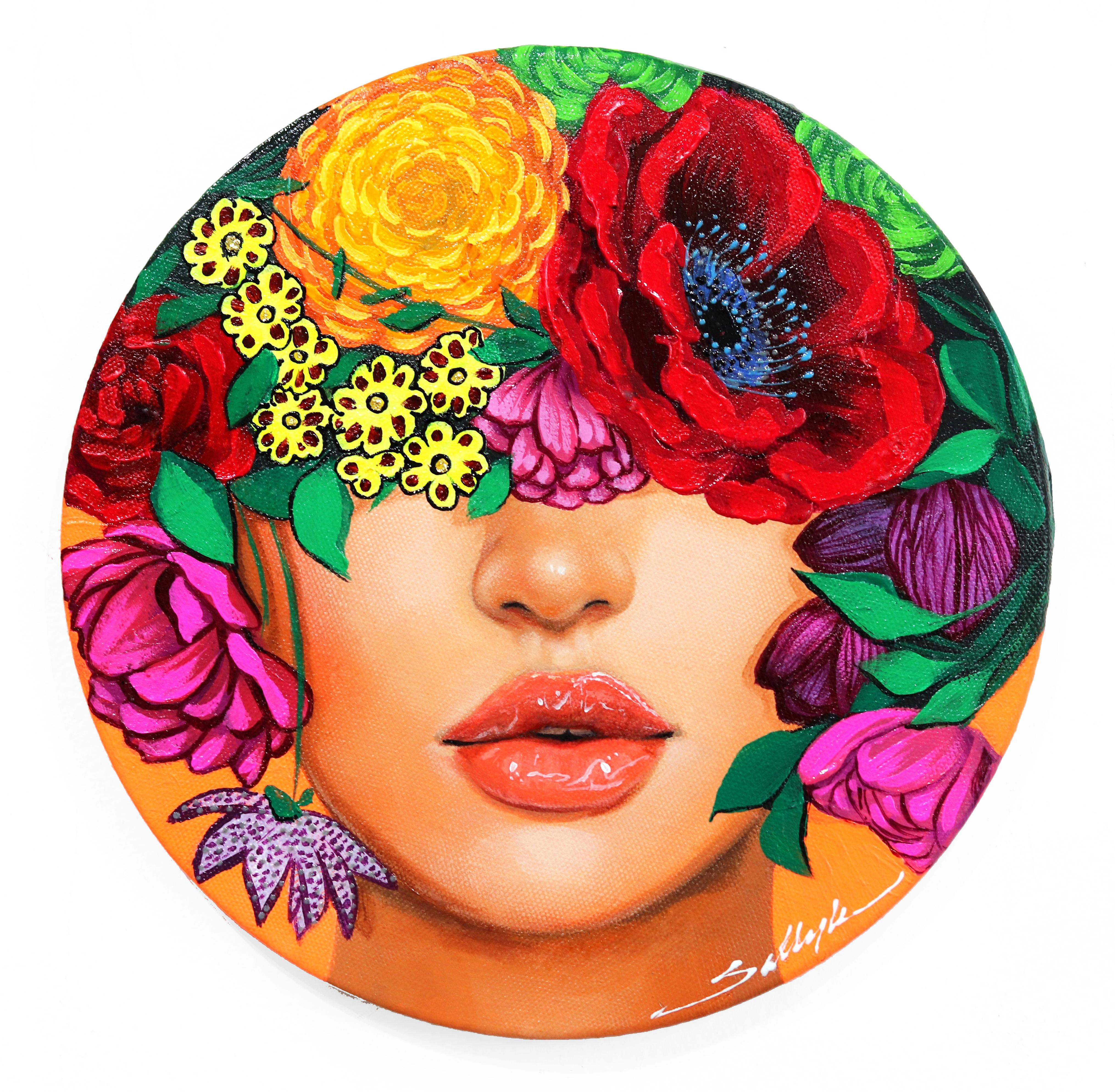 Los cautivadores retratos florales de la artista libanesa-estadounidense Sally K. son a la vez hipnotizadores y fortalecedores. Sus pinturas de realismo pop se inspiran en mujeres fuertes y femeninas, celebrando la individualidad y la fuerza