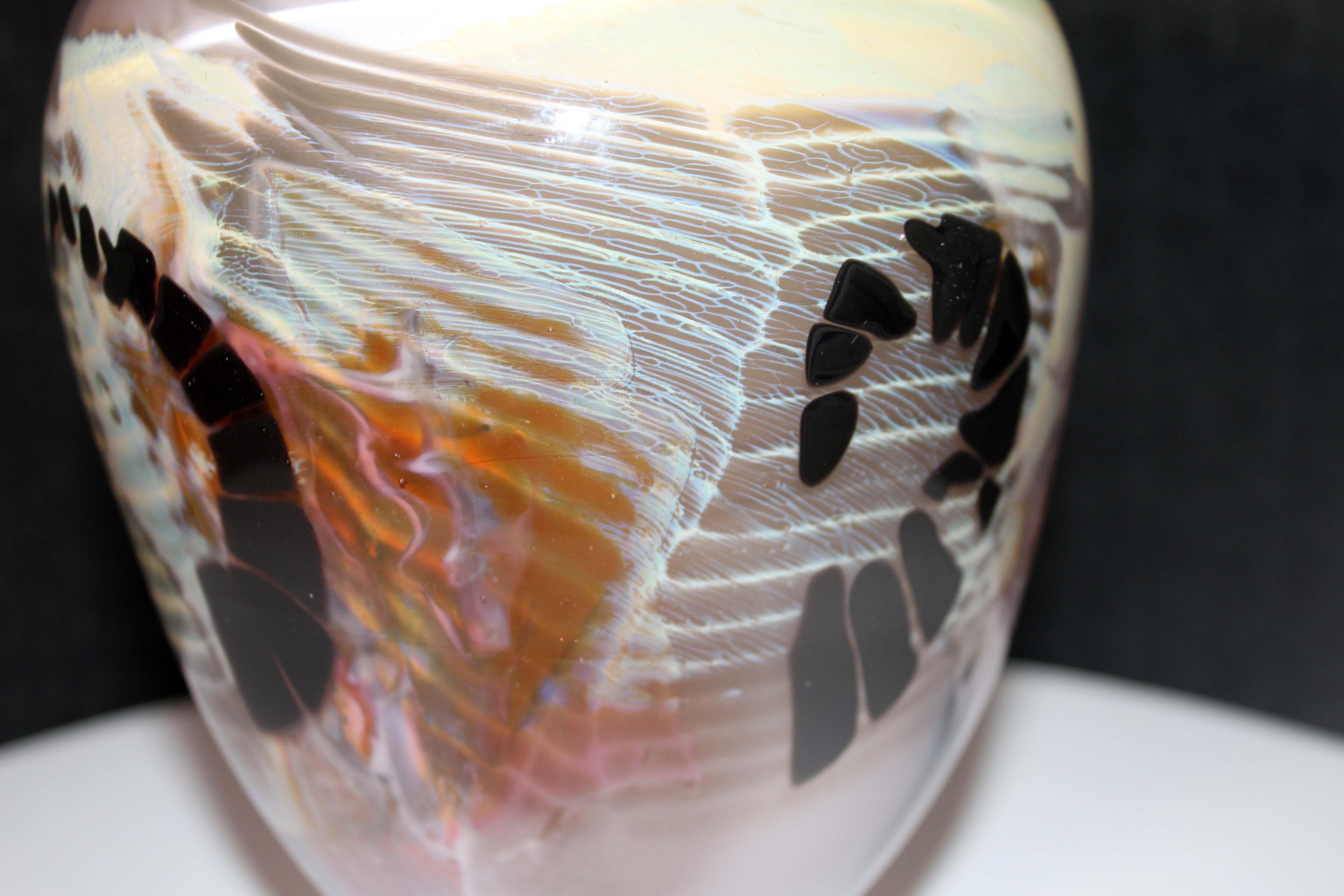 20ième siècle Vase en verre d'art contemporain soufflé à la main et ensemble de 3 sculptures de Sally Rogers en vente