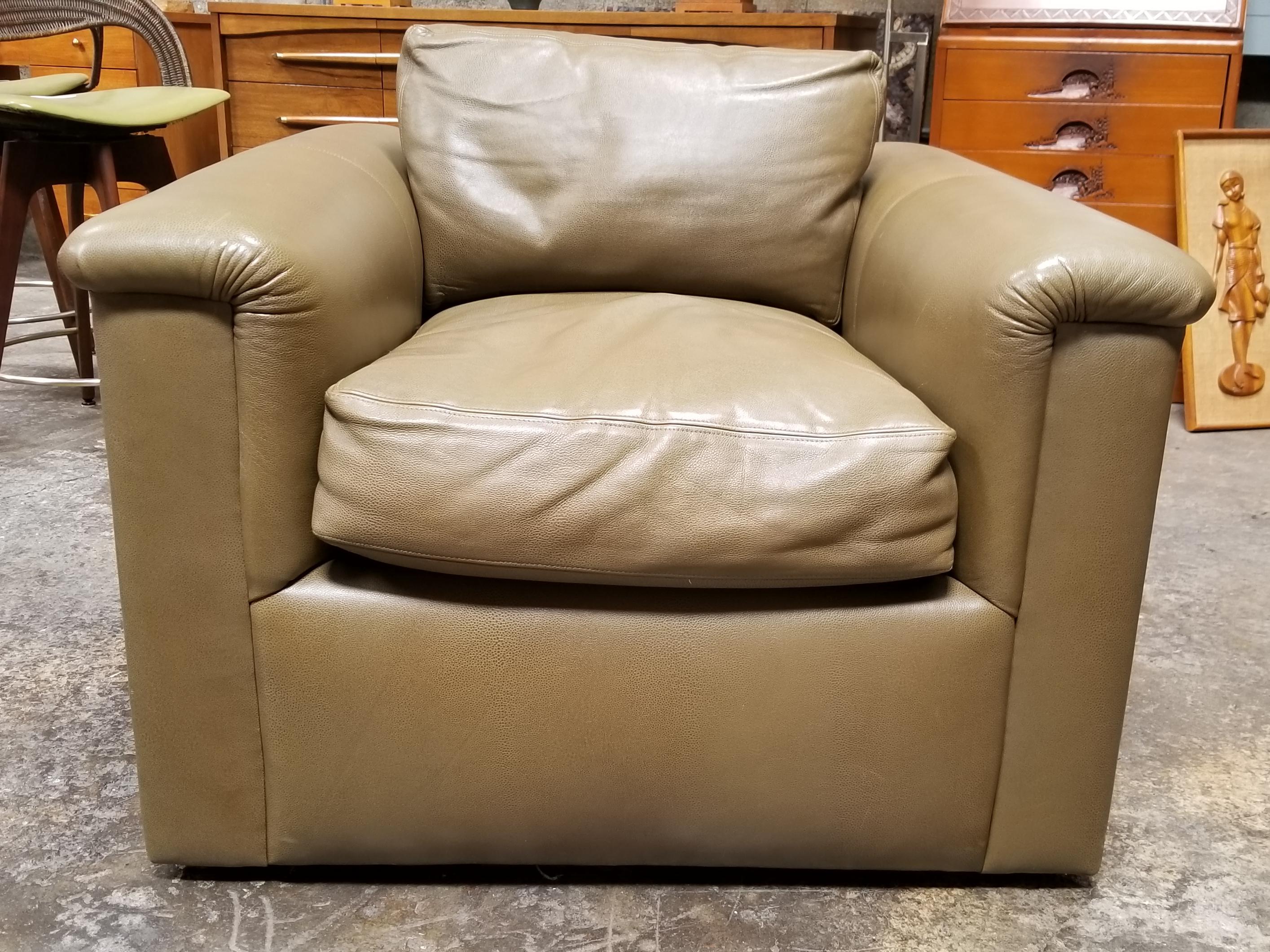 Fine quality leather lounge chair designed by Sally Sirkin Lewis for J. Robert Scott. Swivel feature.

J. Robert Scott:

J. Robert Scott, Inc. the luxury home furnishings manufacturer was founded in 1972 in Los Angeles by Hall of Fame designer