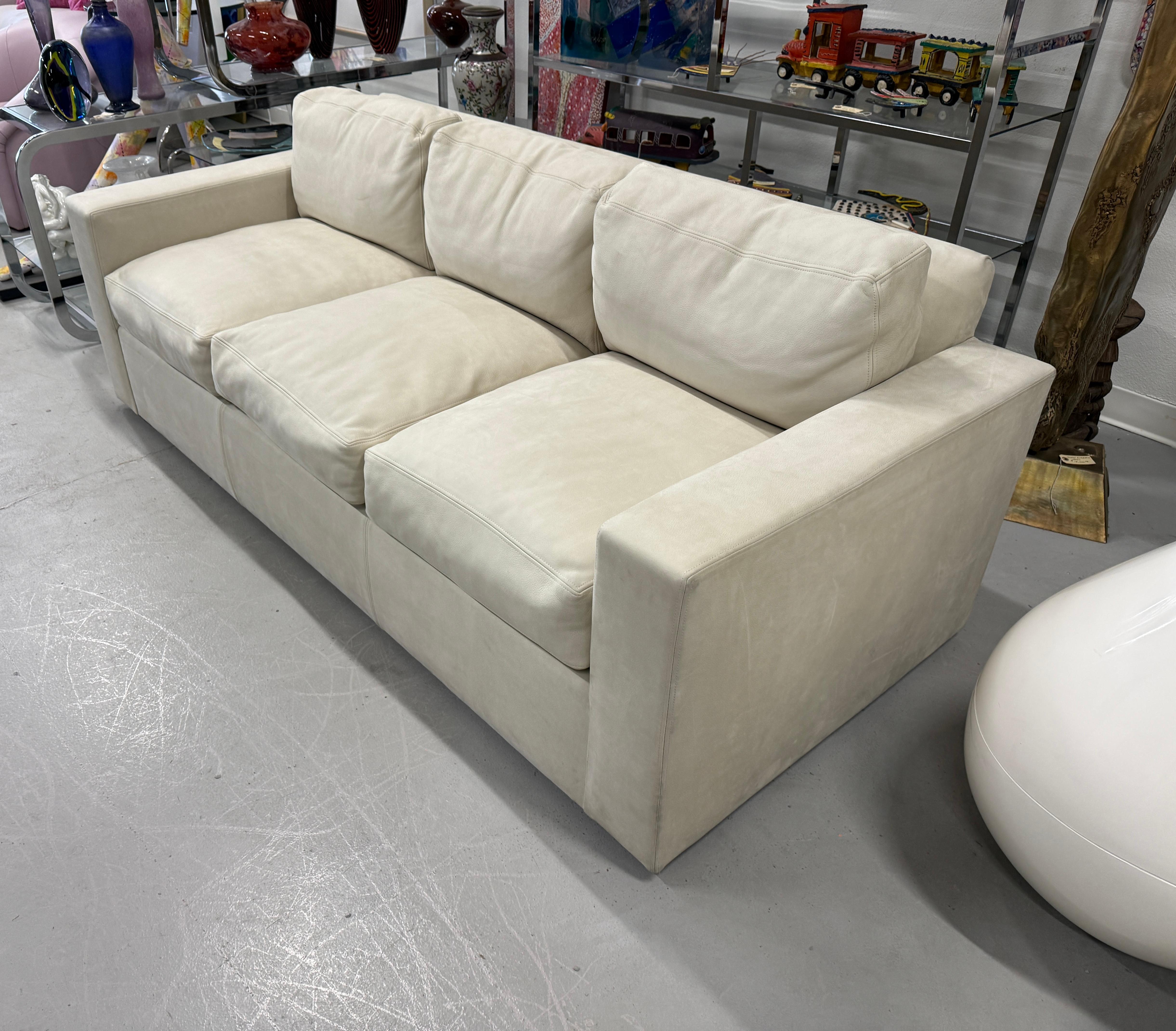 Sally Sirkin Lewis J. Robert Scott Sofa in schönem Nubukleder Wildleder im Angebot 6