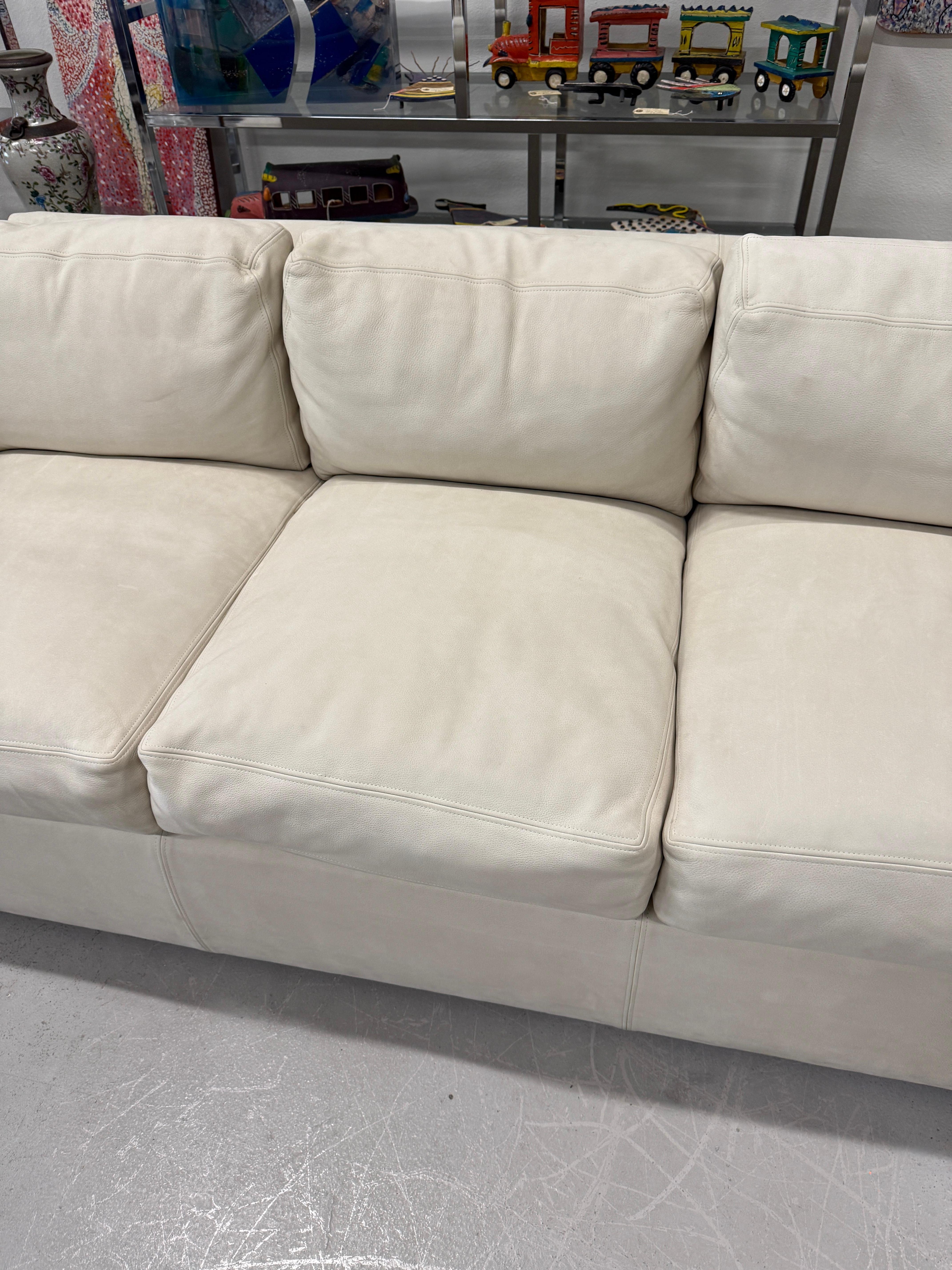 Sally Sirkin Lewis J. Robert Scott Sofa in schönem Nubukleder Wildleder im Angebot 8