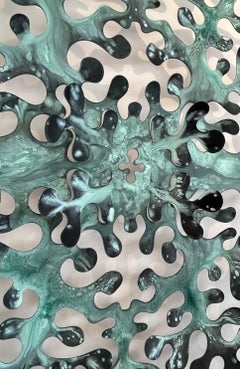 "Koralle", detailliertes Rifftier, Geometrie in der Natur, tropische Skulptur, silbrig