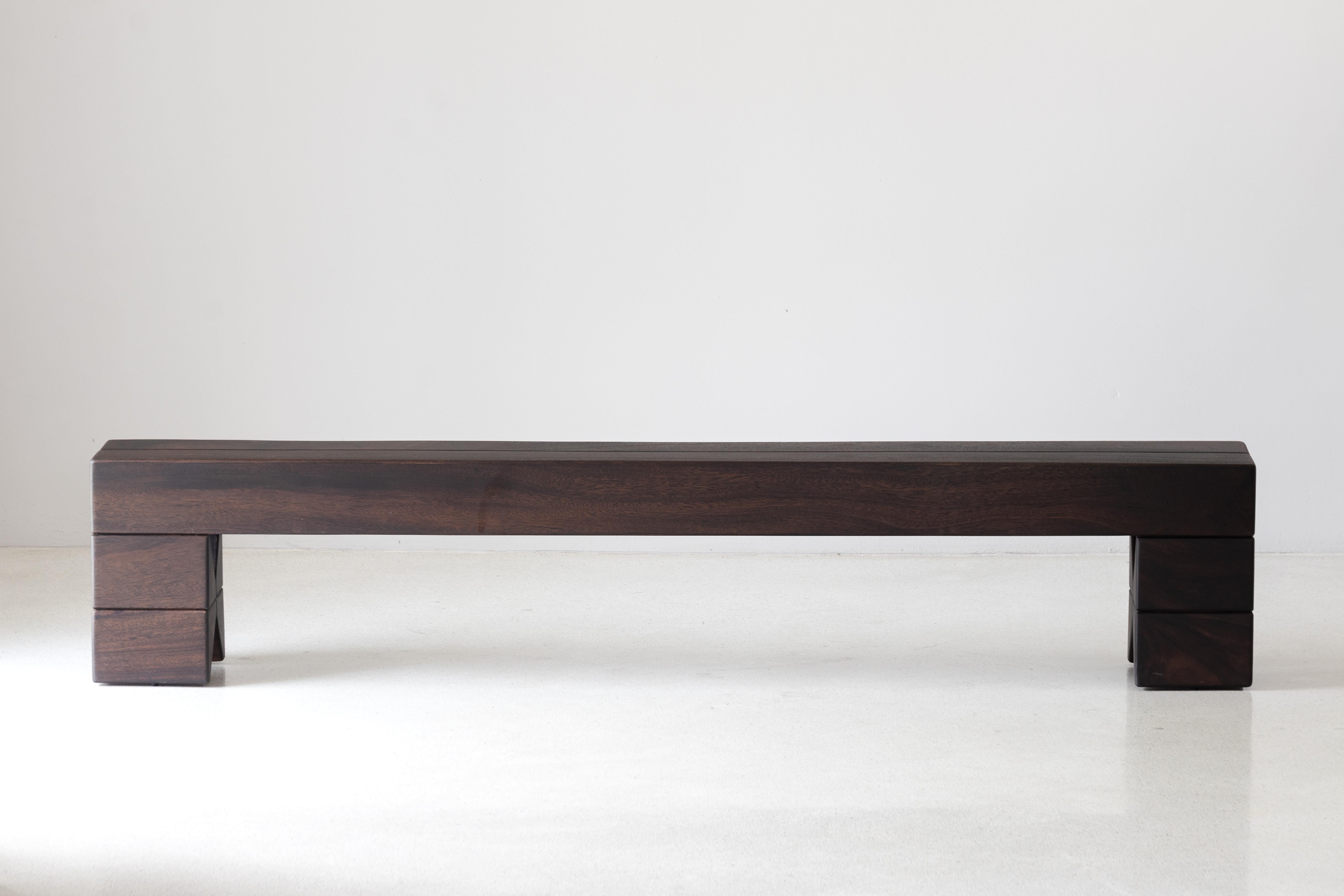 Banco Salmón 160cm, Madera de Vaina de Mono Oscura Natural en venta 1