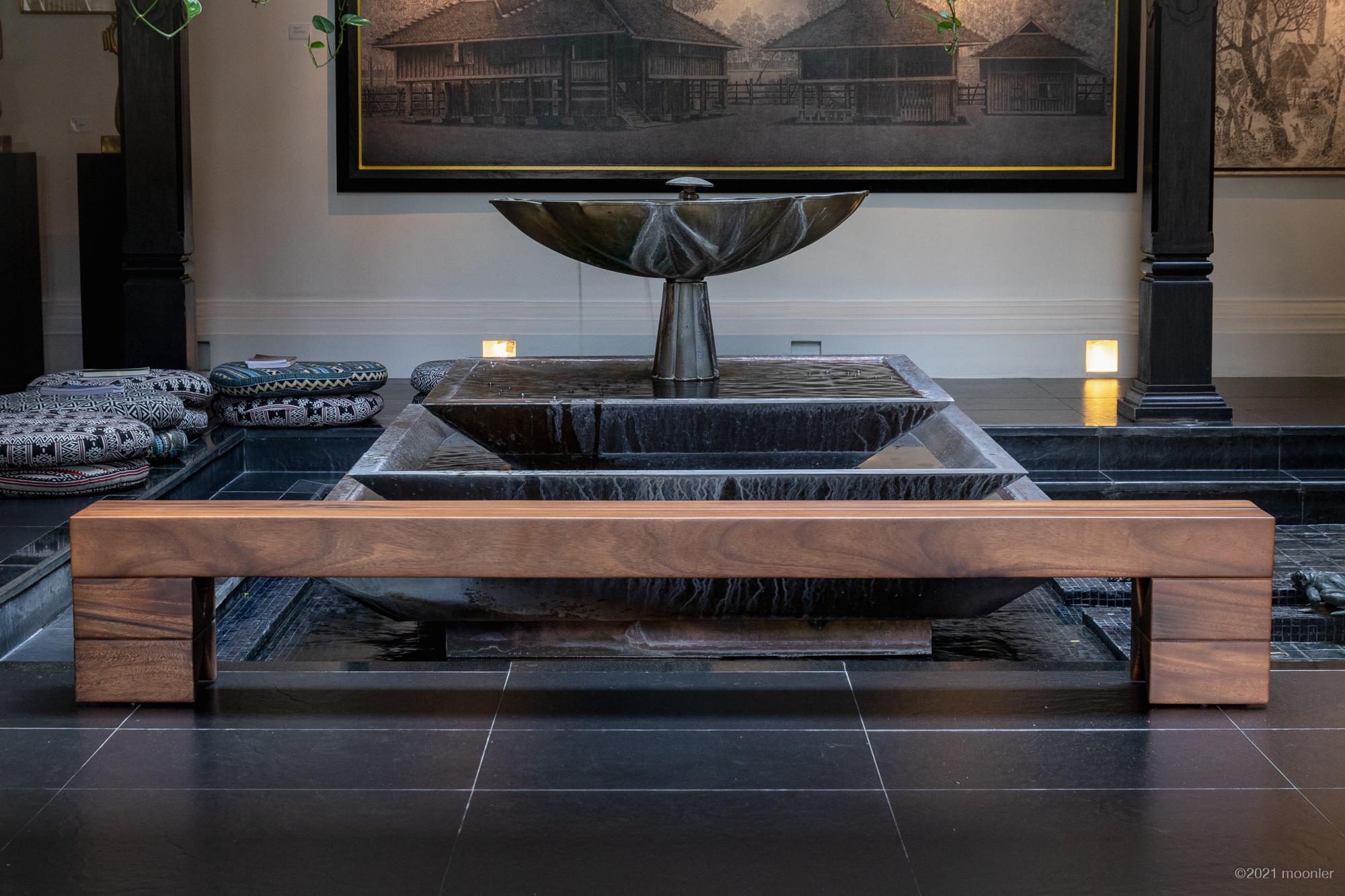 Banco Salmón 160cm, Madera Natural de Vaina de Mono Siglo XXI y contemporáneo en venta