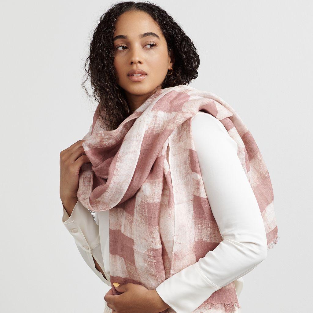 Salmon Linen Scarf in Salmon Pink , Block Printed Pattern , Handmade By Artisans In New Condition For Sale In Bloomfield Hills, MI