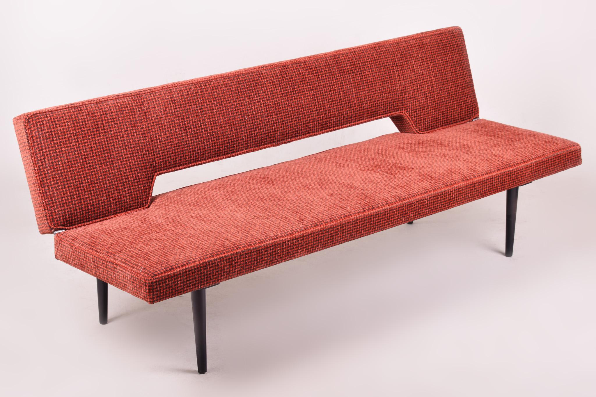 Salmon Midcentury Modern Sofa Made and Designed in 1962 by Miroslav Navratil In Good Condition For Sale In Horomerice, CZ