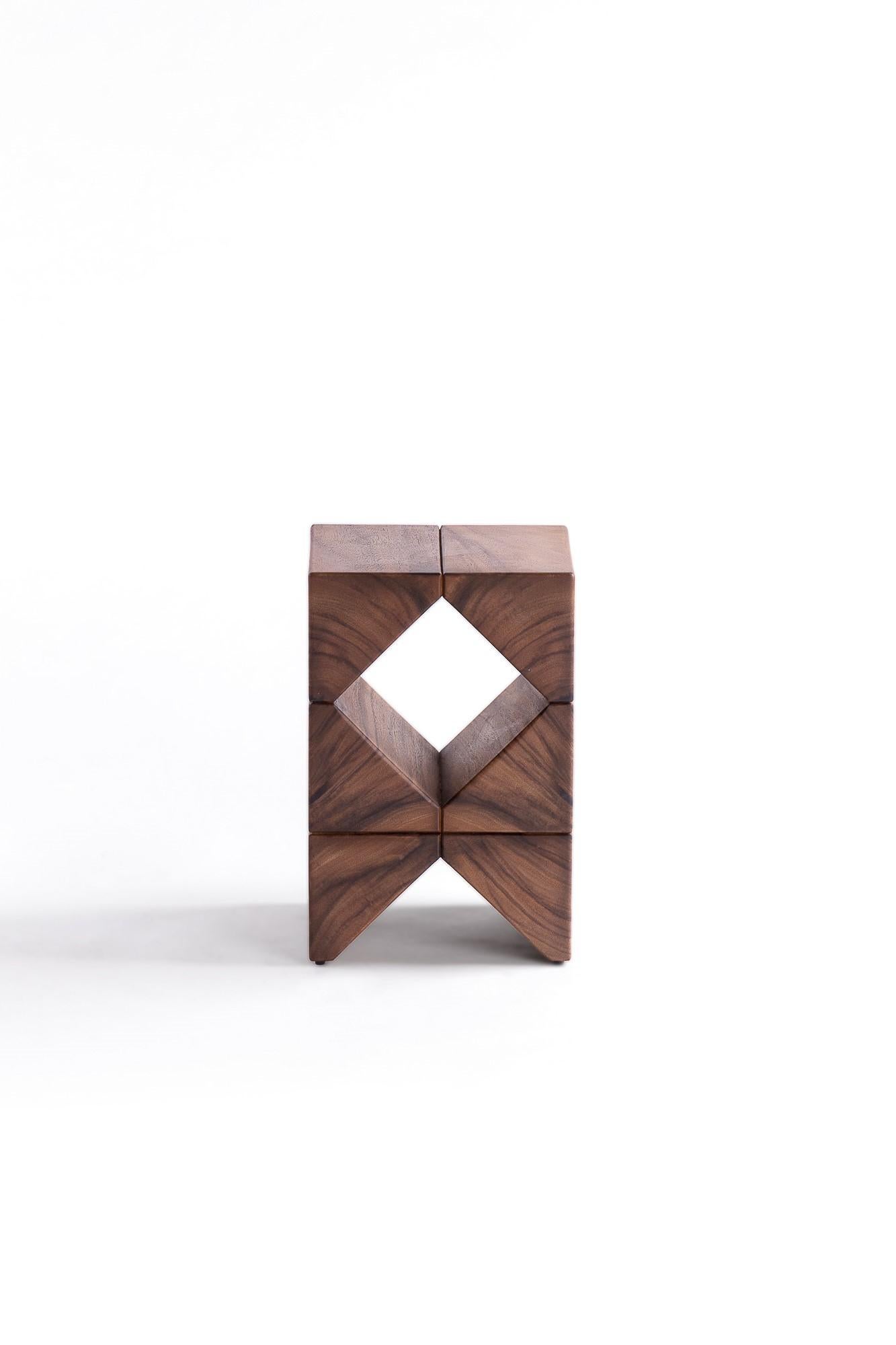 Mesa Auxiliar Salmón, Madera Natural de Vaina de Mono Hecho a mano en venta