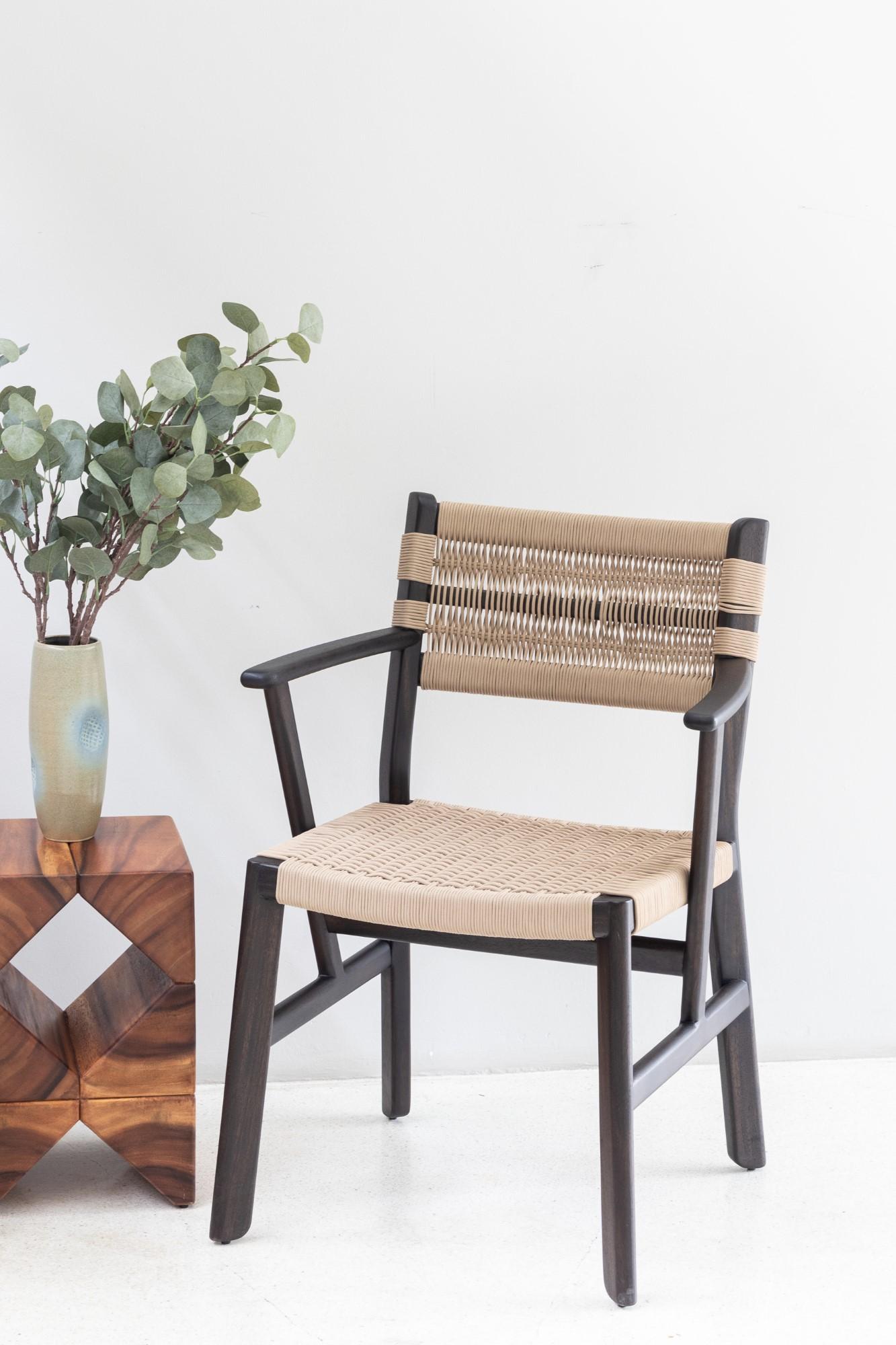 Mesa Auxiliar Salmón, Madera Natural de Vaina de Mono en Nuevo estado para la venta en Chiangmai, TH