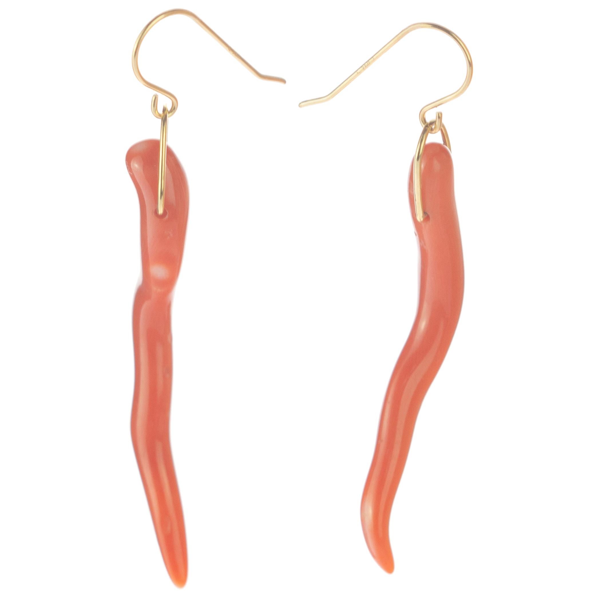 Orecchini di corallo naturale salmone con rami a goccia lunga in oro 18 carati, unici e chic