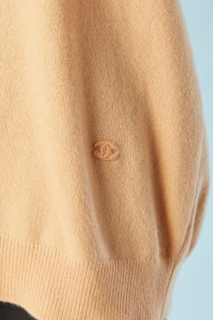 Lachsrosa Kaschmirpullover mit kurzen Ärmeln CHANEL Boutique