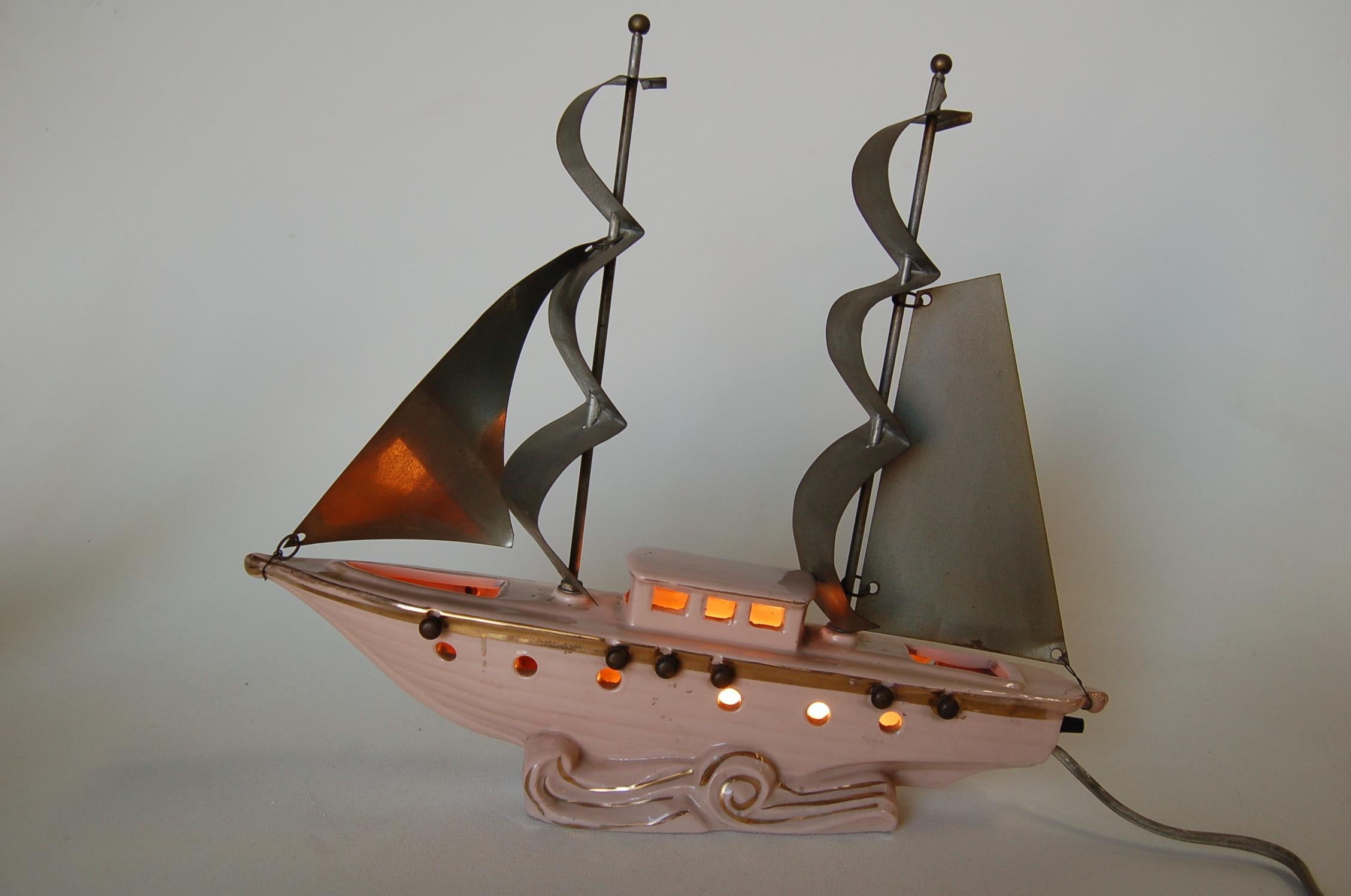 Salmon Pink Ceramic Sailboat TV Accent Lamp with Chrome Sails In Excellent Condition In Van Nuys, CA