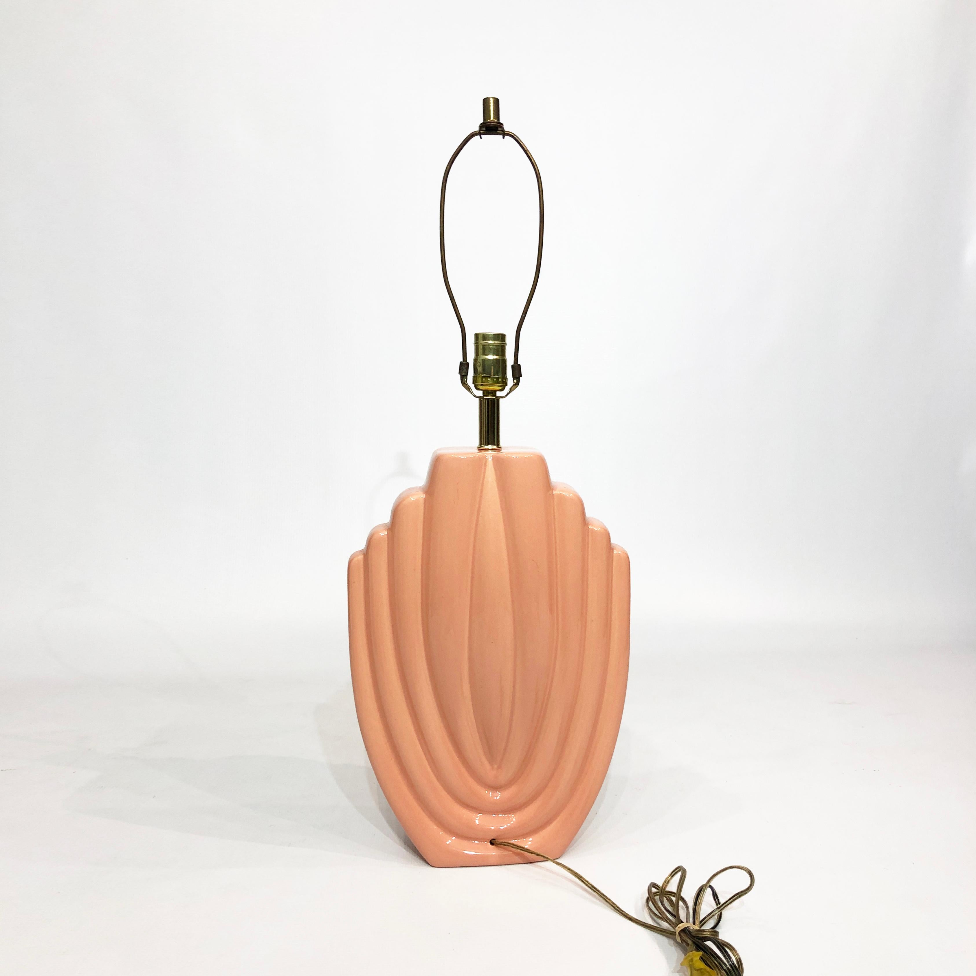 Salmon Pink Ceramic Table Lamp 1970s Art Deco Style Hollywood Regency Pastel For Sale 4