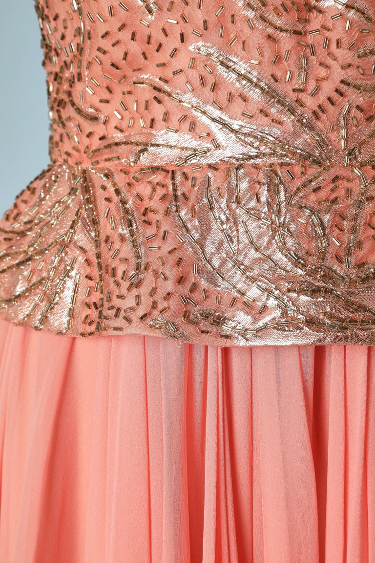 Pat Sandler für Hightlight: Kleid aus lachsrosa Chiffon und perlenbesetztem Lurex (Pink) im Angebot