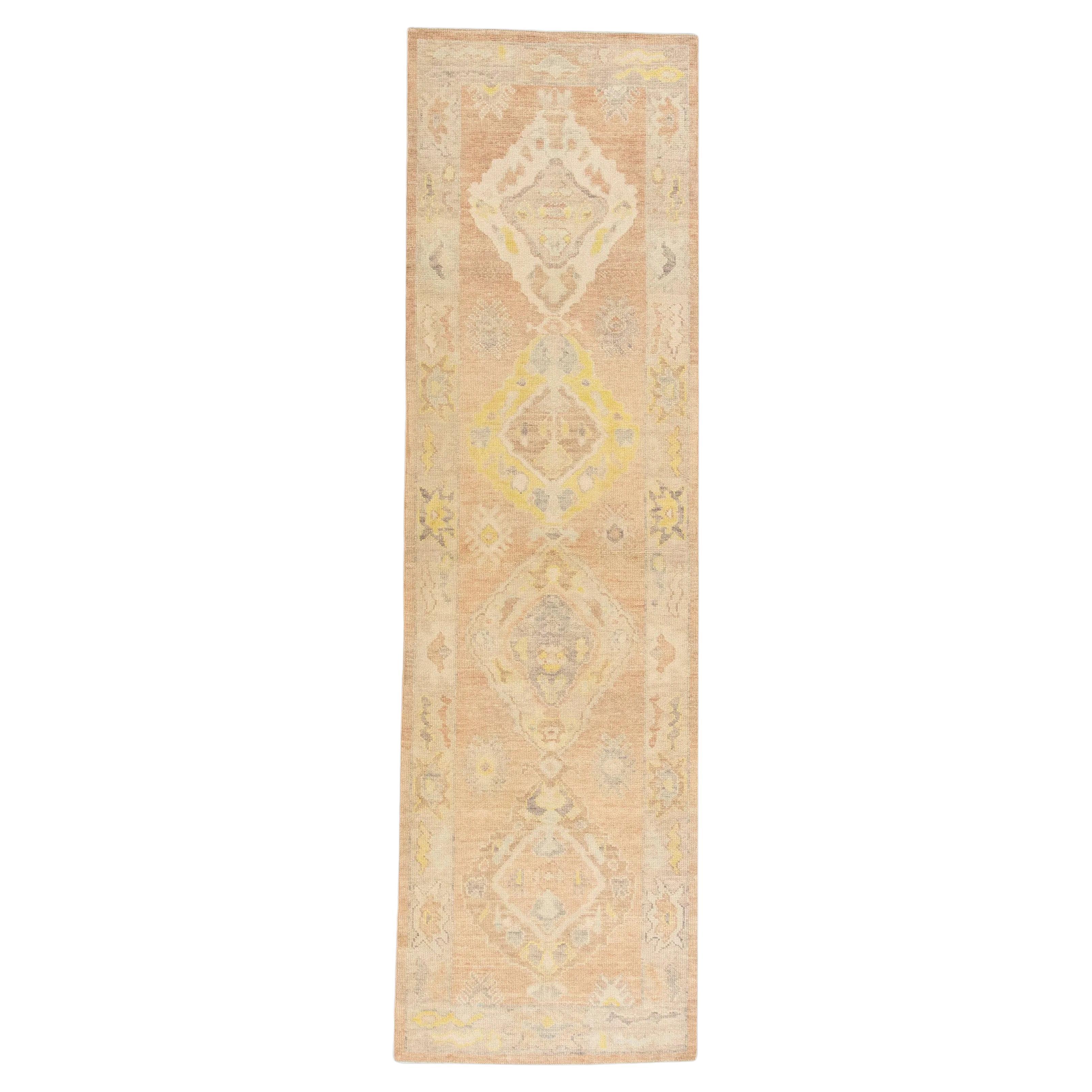 Tapis de couloir turc Oushak rose saumon tissé à la main 3' x 10'5"