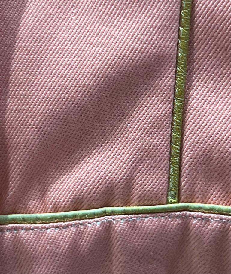 Giacca monopetto rosa salmone con profili dorati Fendi Jeans in vendita 2