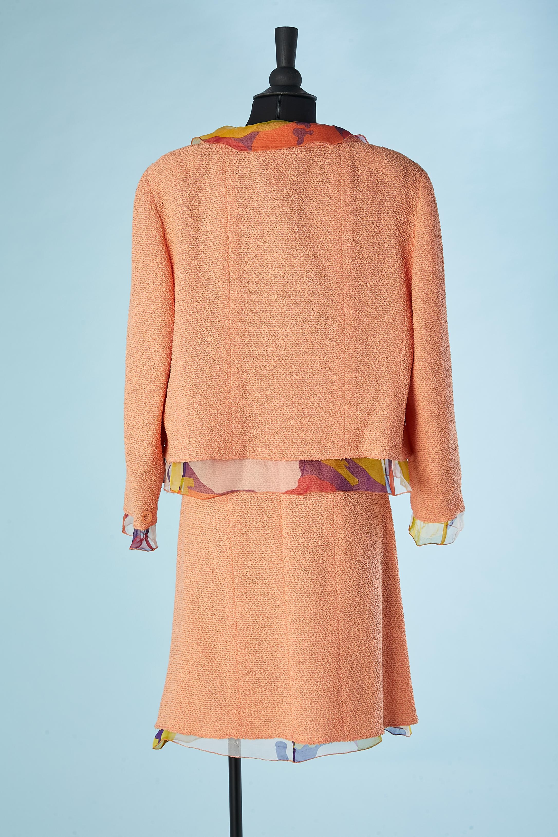 Costume jupe rose saumon avec doublure et bordure en mousseline de soie imprimée Chanel SS 2000 en vente 1