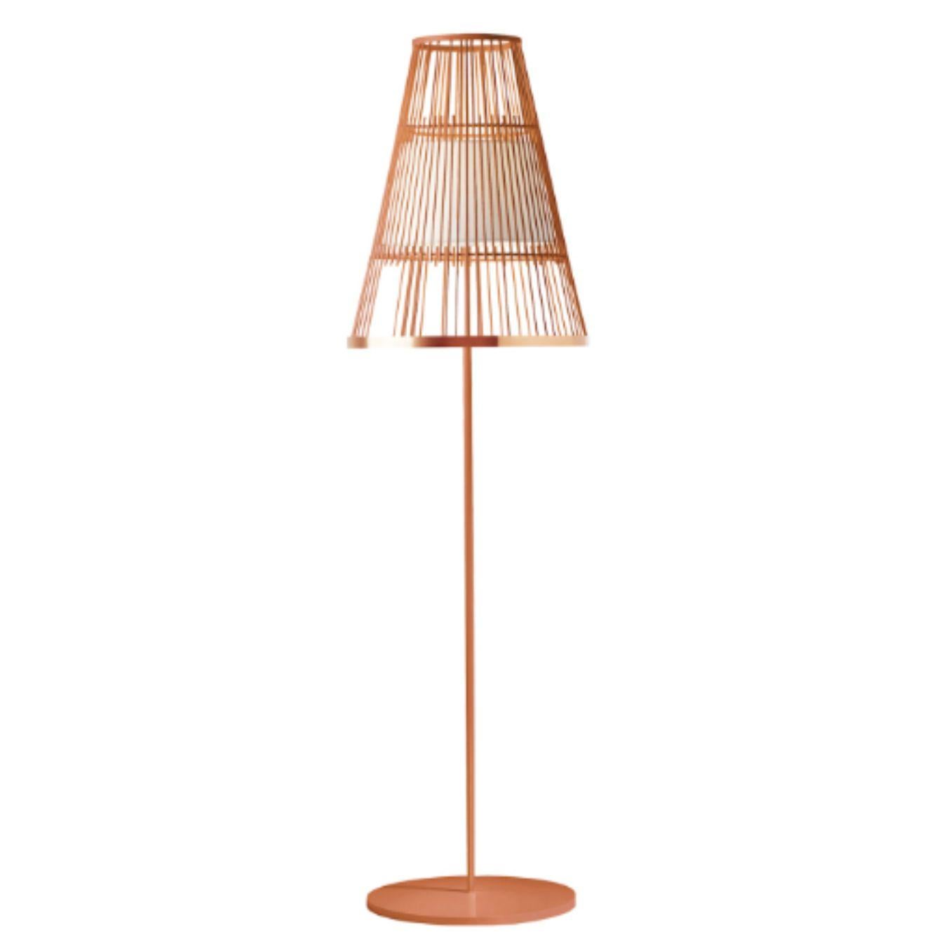 Salmon Up floor lamp with copper ring by Dooq
Dimensions: W 47 x D 47 x H 170 cm
Materials: lacquered metal, polished or brushed metal, copper.
Abat-jour: cotton
Also available in different colors and materials.

Information:
230V/50Hz
E27/1x20W