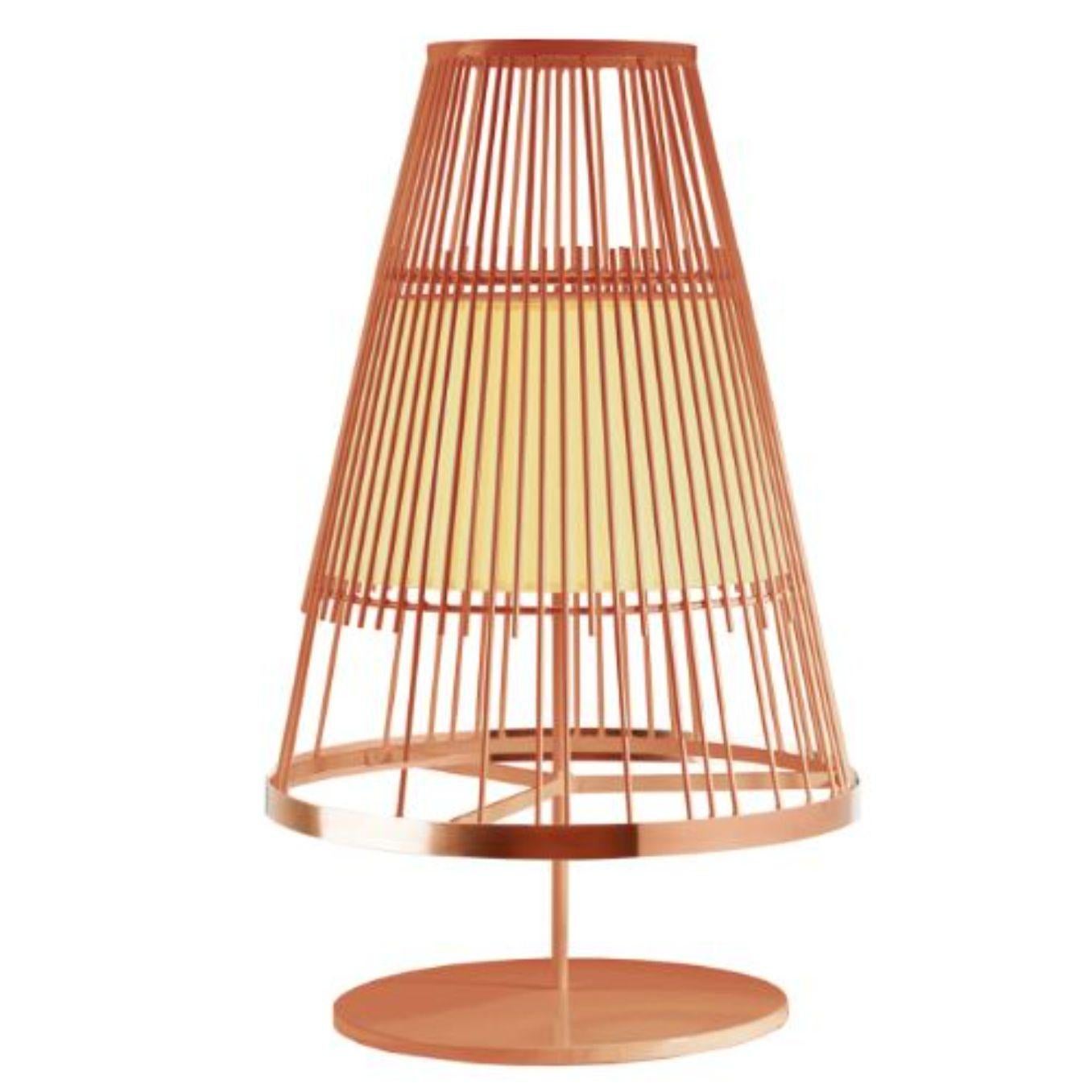 Salmon up table lamp with copper ring by Dooq
Dimensions: W 44 x D 44 x H 72 cm
Materials: lacquered metal, polished or brushed metal, copper.
abat-jour: cotton
Also available in different colors and materials.