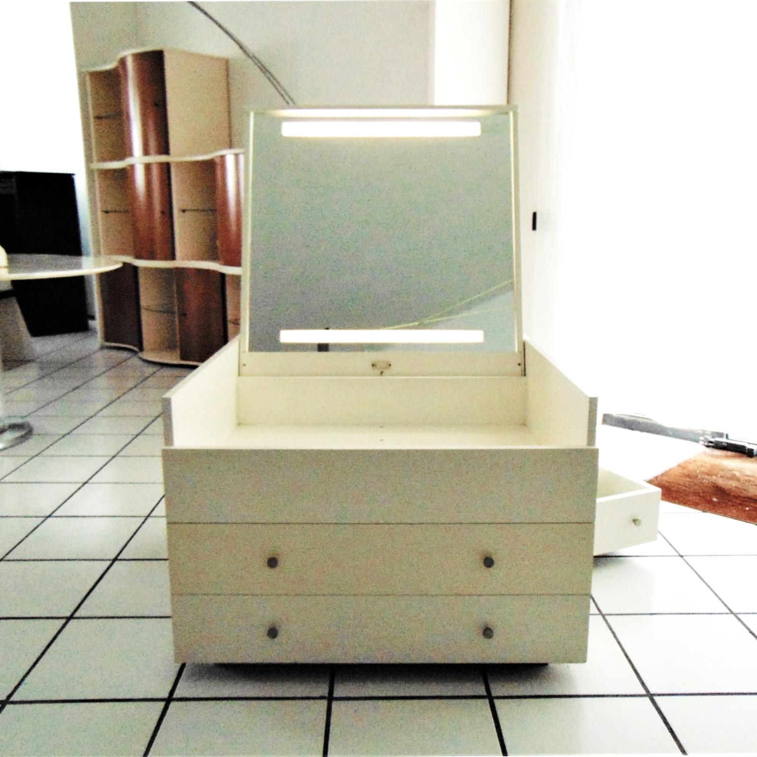 Lacquered 1967 Salocchi White Mirrored Vanity with Light and Tilting Top Sormani, Italy For Sale