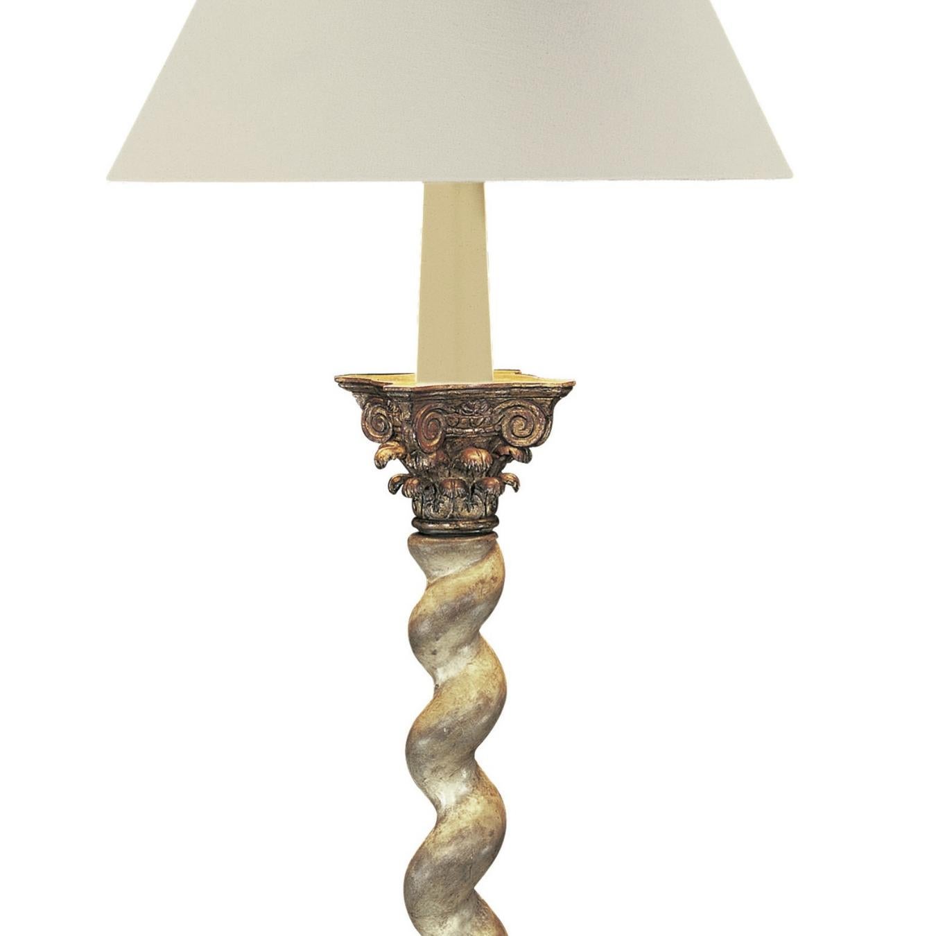 Bois Lampe Salomonic Twist inspire par des colonnes avec tige torsade et chapiteau corinthien en vente