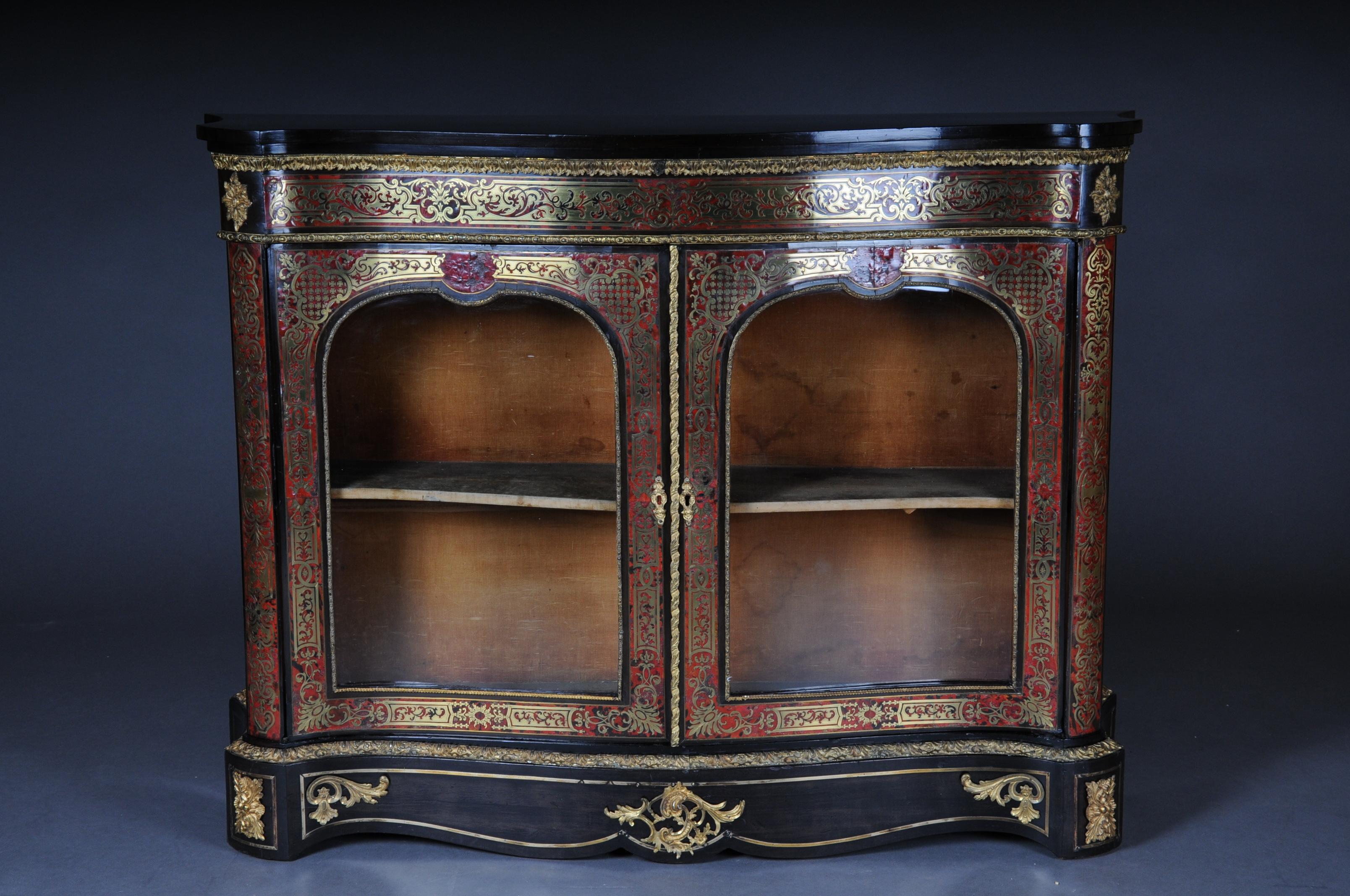 Salon Boulle chest of drawers Napoleon III Paris circa 1850-1880

Rectangular and curved body.
Meuble d'appui boulle / Chest of drawers Napoleon III Paris circa 1850-1880
The high-quality, chased fire-gilt bronze are distinctive and of