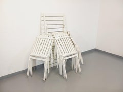Salon de jardin vintage composé d'une table et de 4 fauteuils en bois blanc