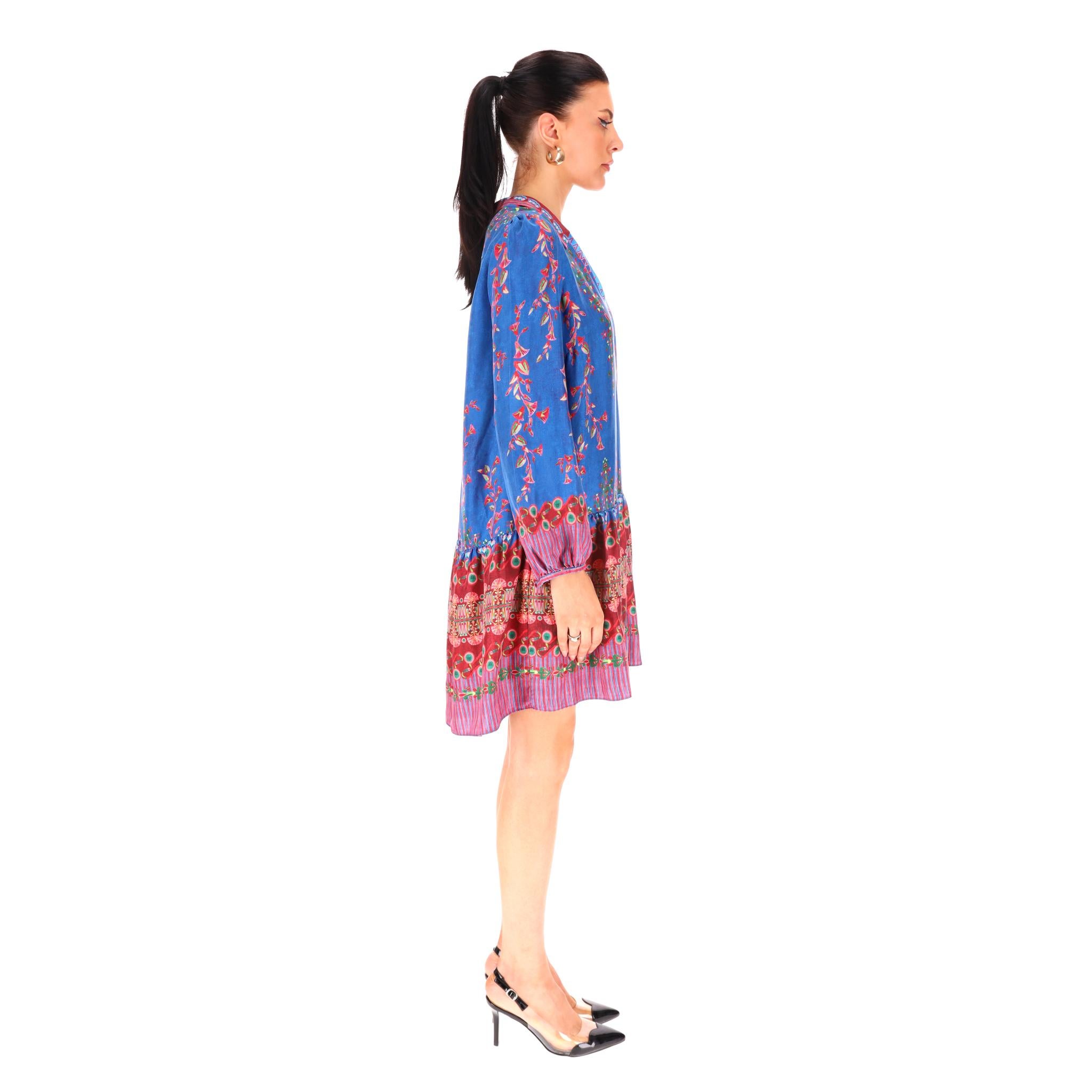 Violet Saloni - Robe en soie plissée imprimée Lotus en vente