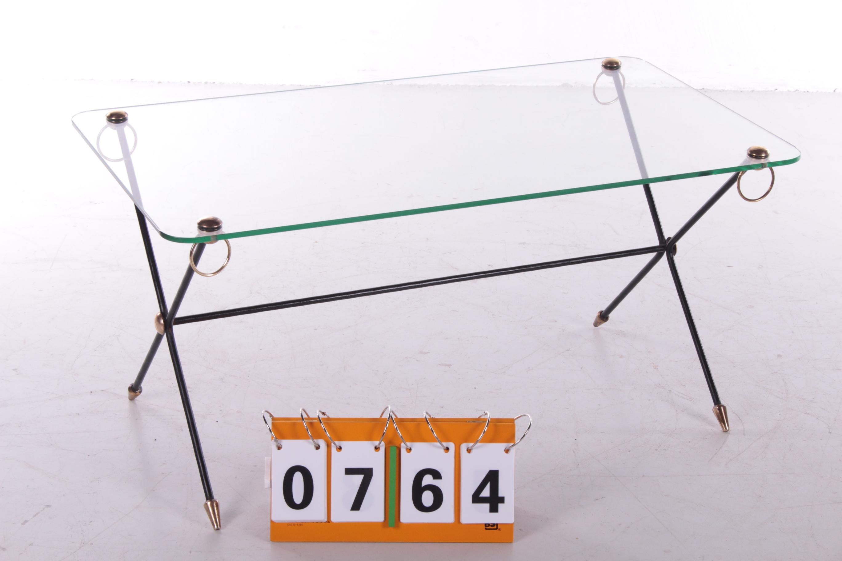 Milieu du XXe siècle Table de salon ou table basse de Jacques Adnet à base en forme de X, modèle 1960
