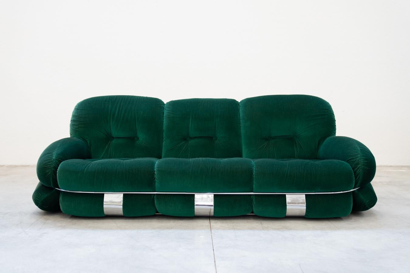 Salotto, 2 Poltrone e divano 3 posti, Modello OKAY, Adriano Piazzesi, 1970 (Stahl) im Angebot